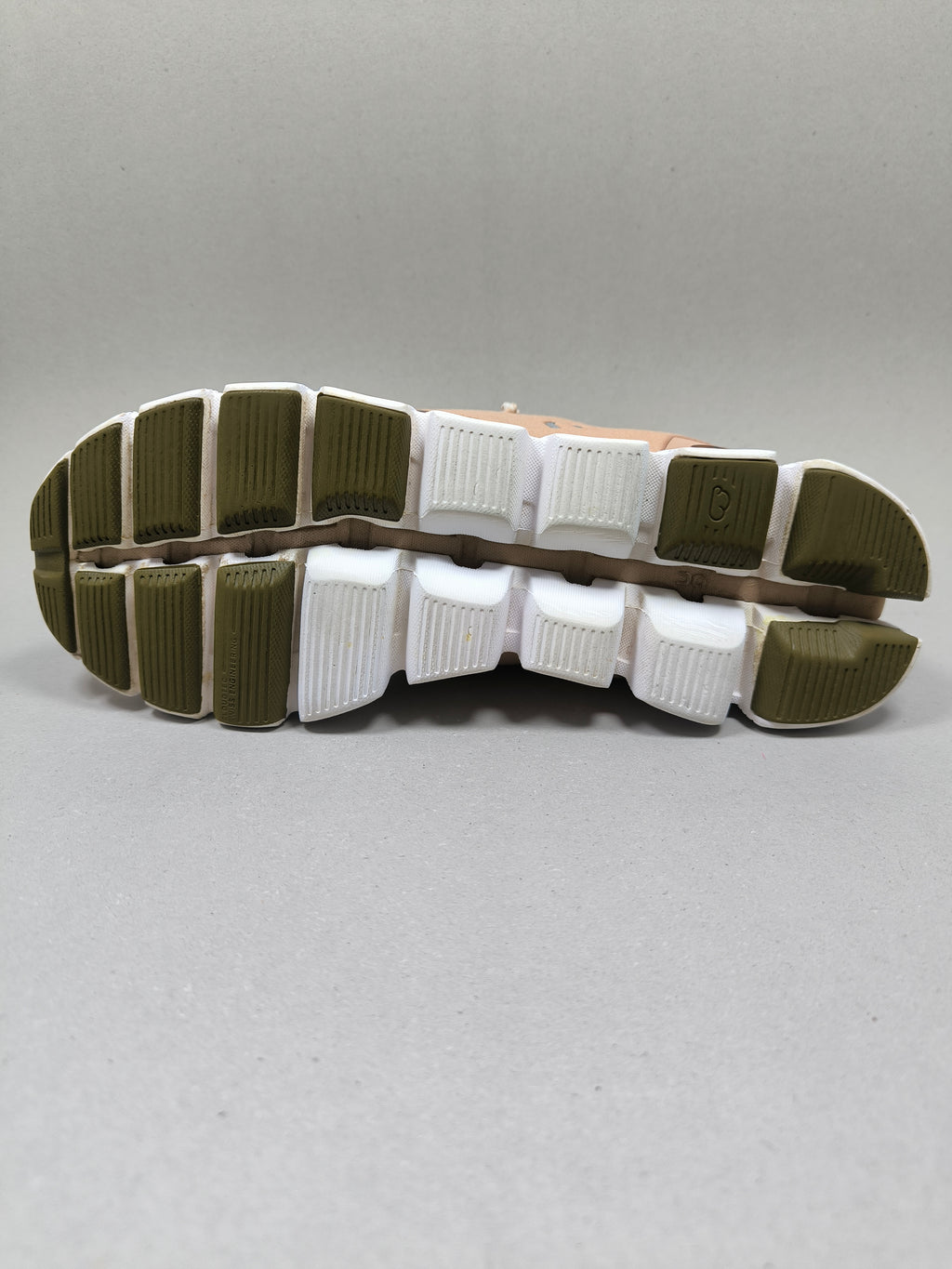 On cloud 5 . Size : EUR  40 | Excellent+