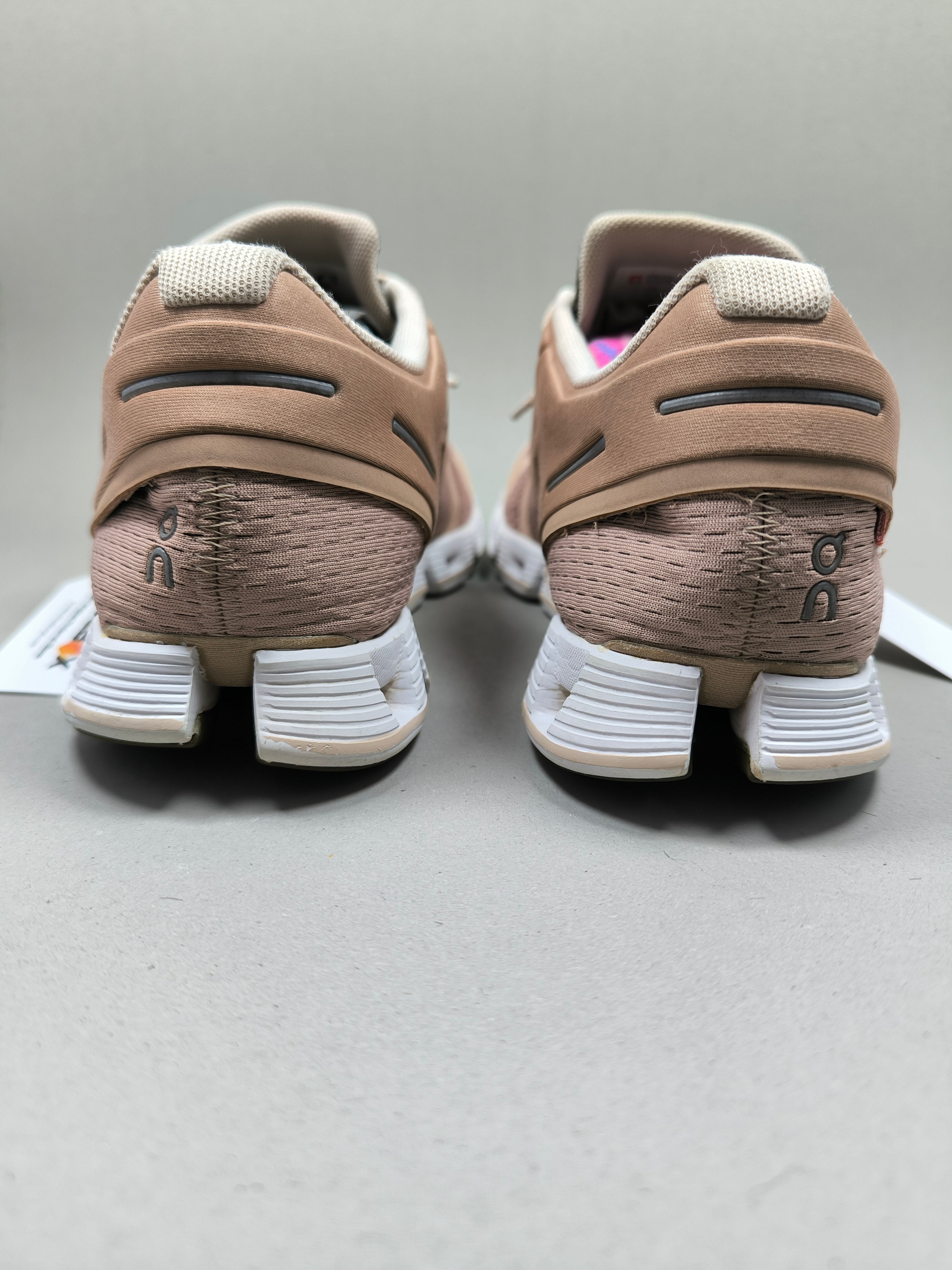 On cloud 5 . Size : EUR  40 | Excellent+