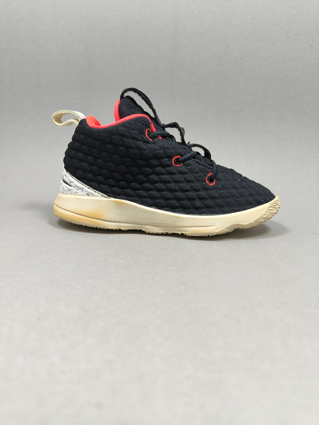 Nike Lebron 15 . Size : EUR  27 | Excellent