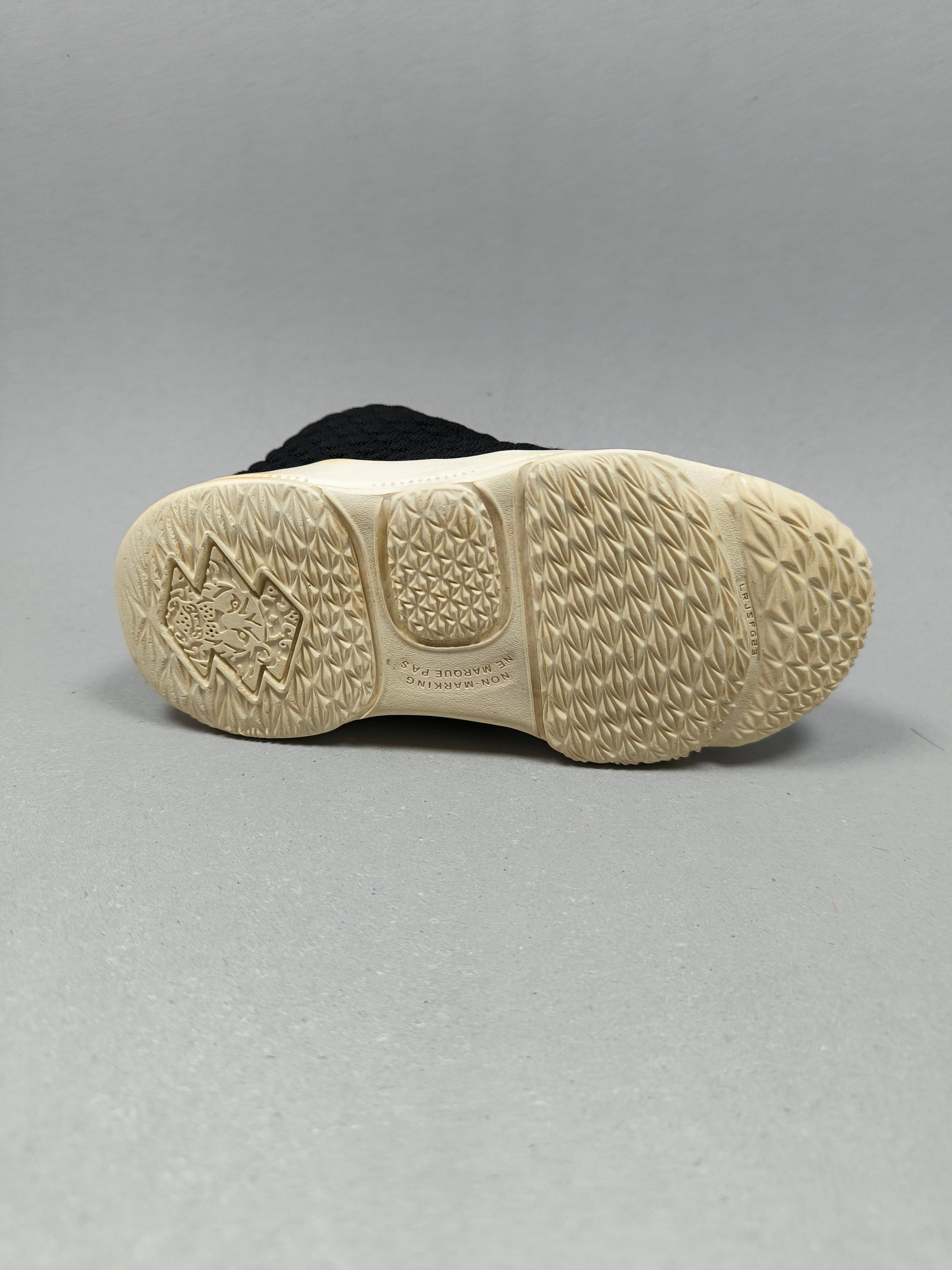 Nike Lebron 15 . Size : EUR  27 | Excellent