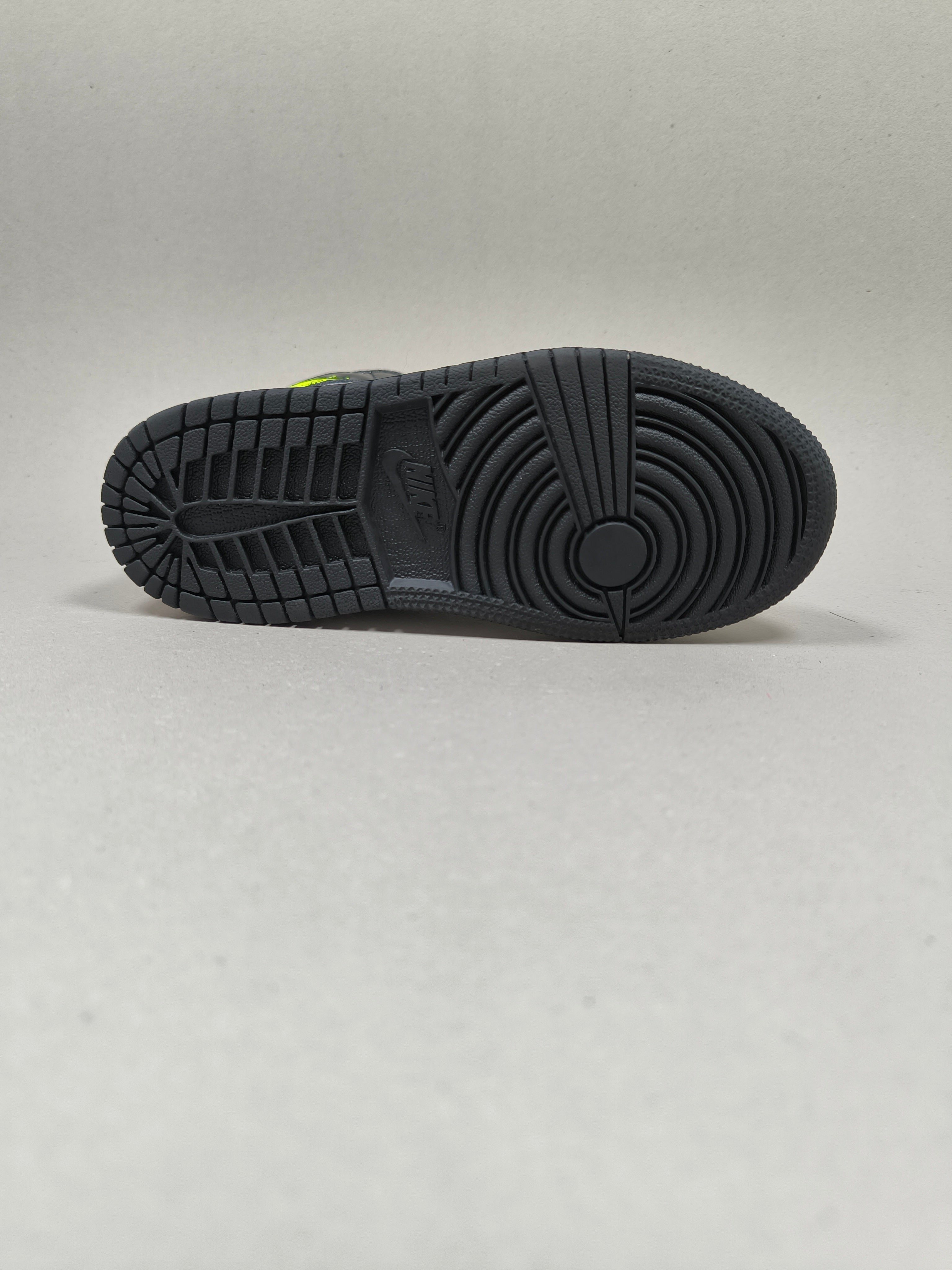 Nike Air Jordan 1 Mid SE . Size : EUR  29 | Premium