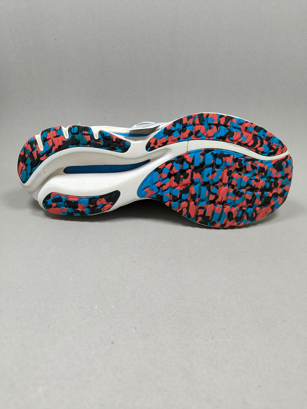 Mizuno Wave Rider 26 . Size : EUR  42 | Premium