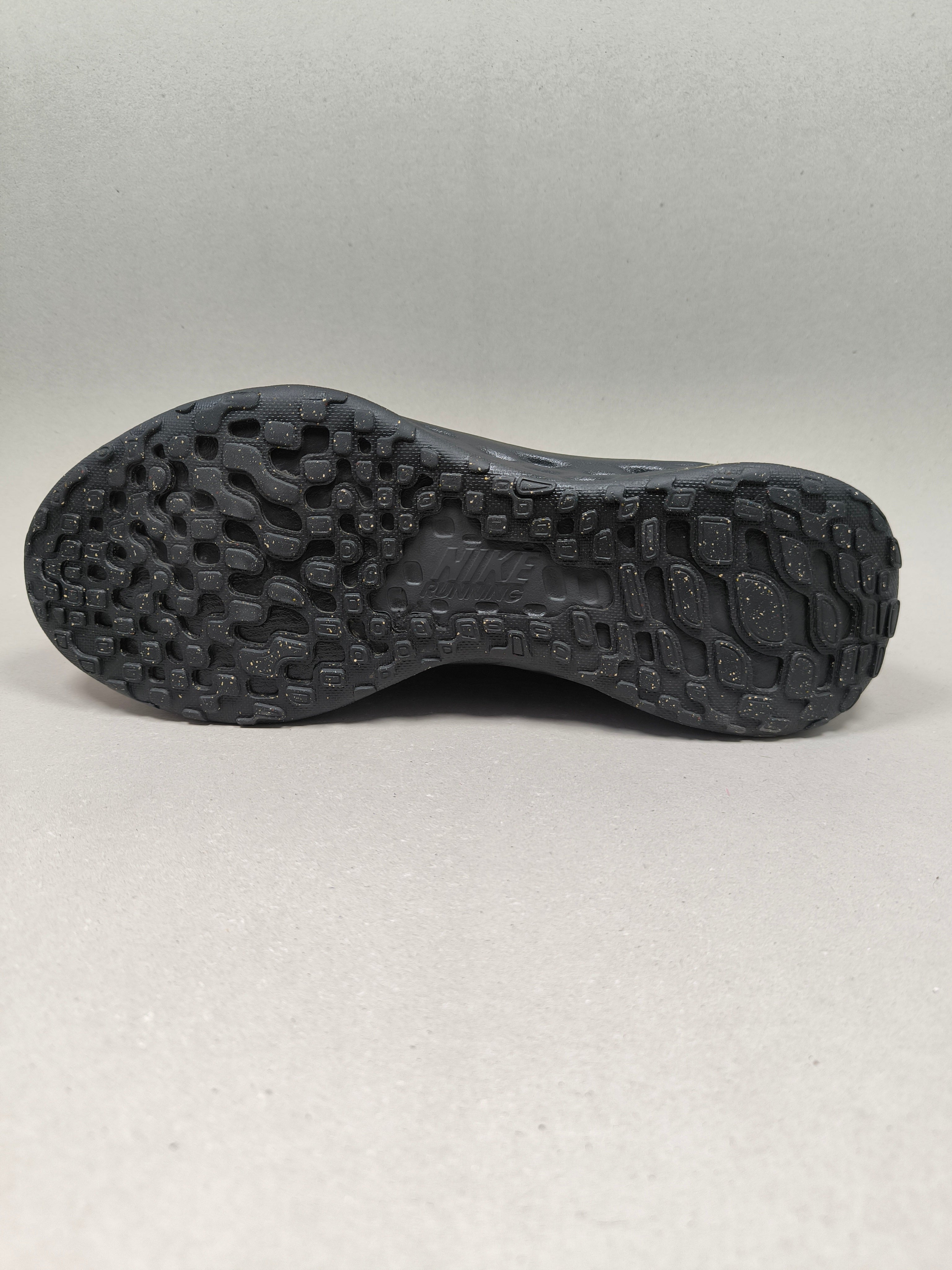 Nike Revolution 6 . Size : EUR  41 | Premium