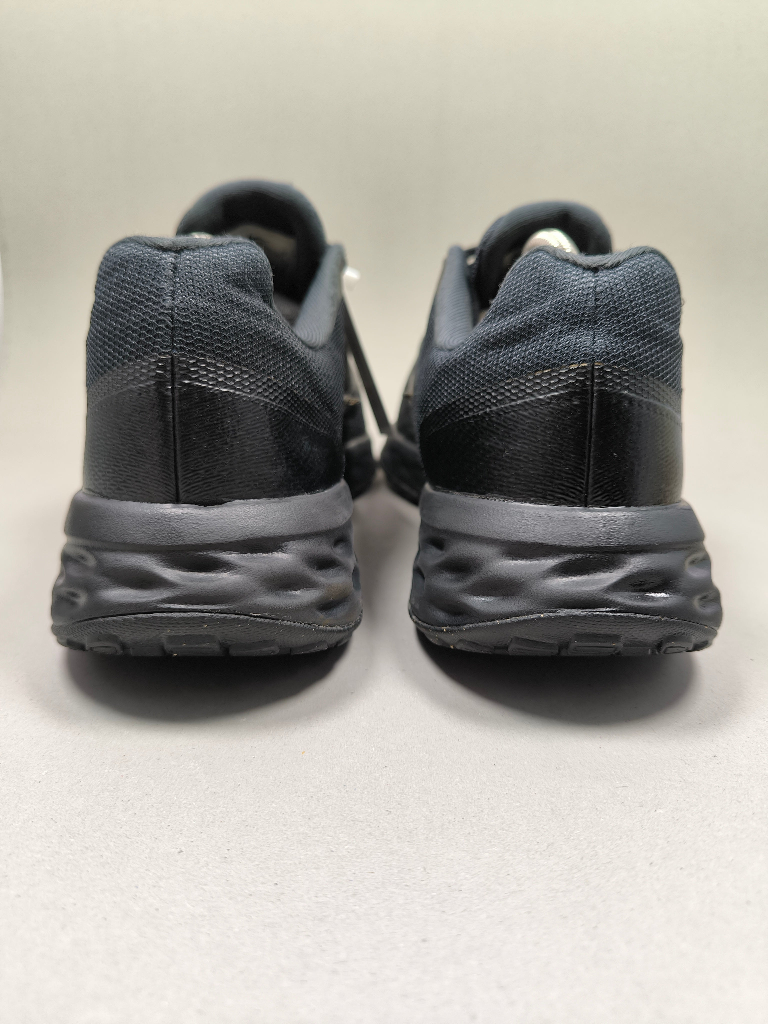 Nike Revolution 6 . Size : EUR  41 | Premium