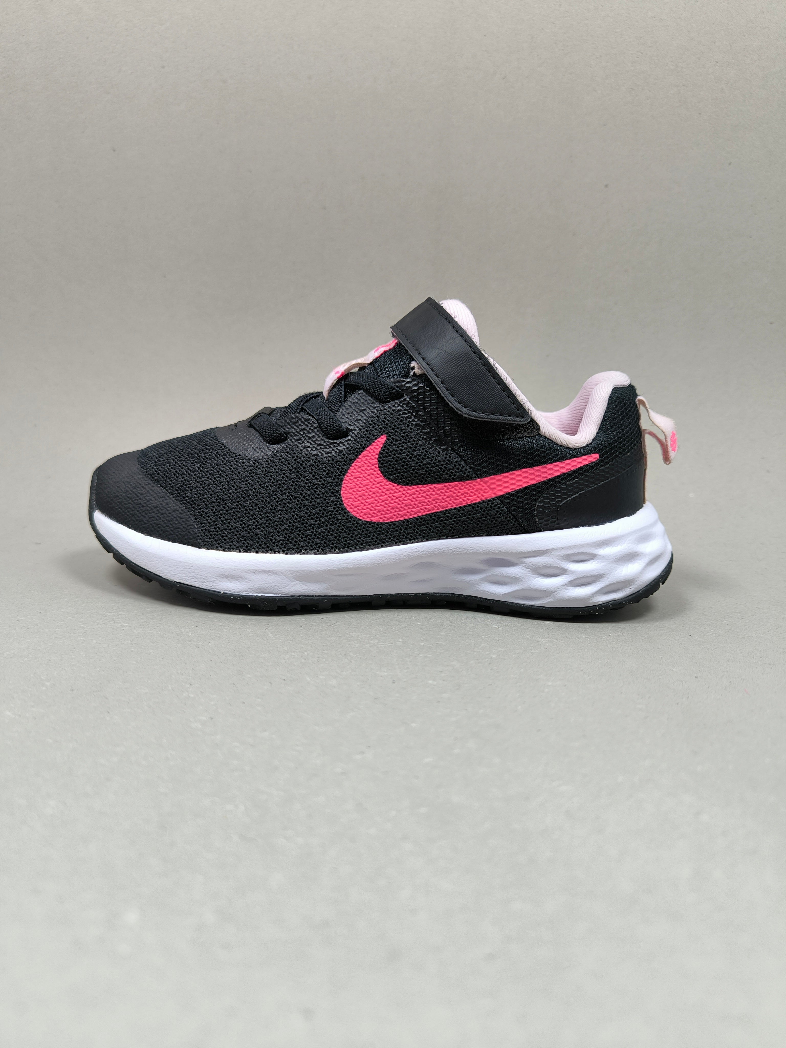 Nike Revolution 6 . Size : EUR  29 | Premium