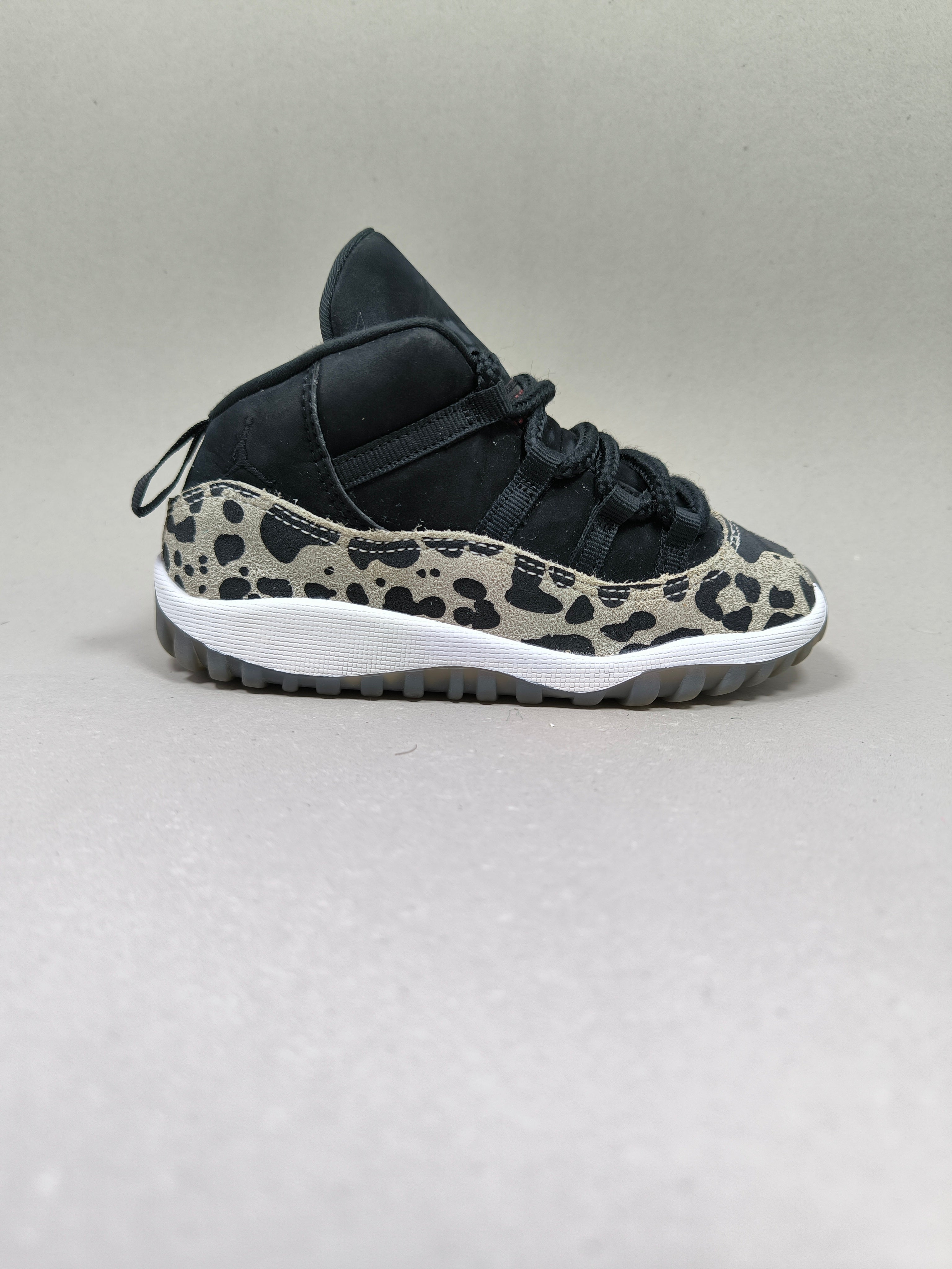 Nike Air Jordan 11 . Size : EUR  27 | Excellent+