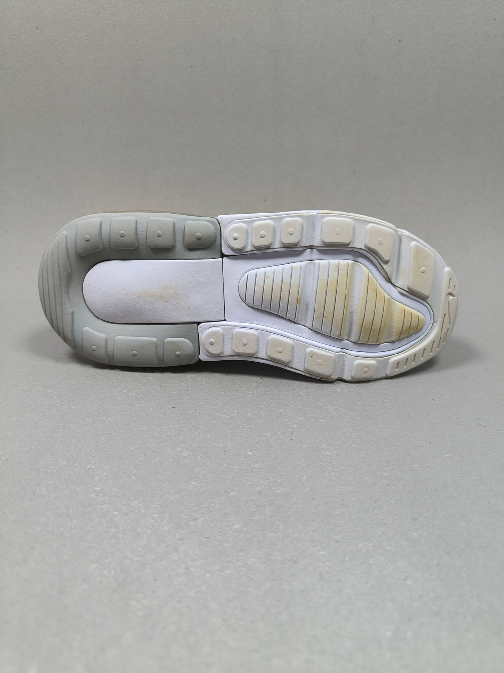 Nike Air Max 270 . Size : EUR  31 | Excellent+