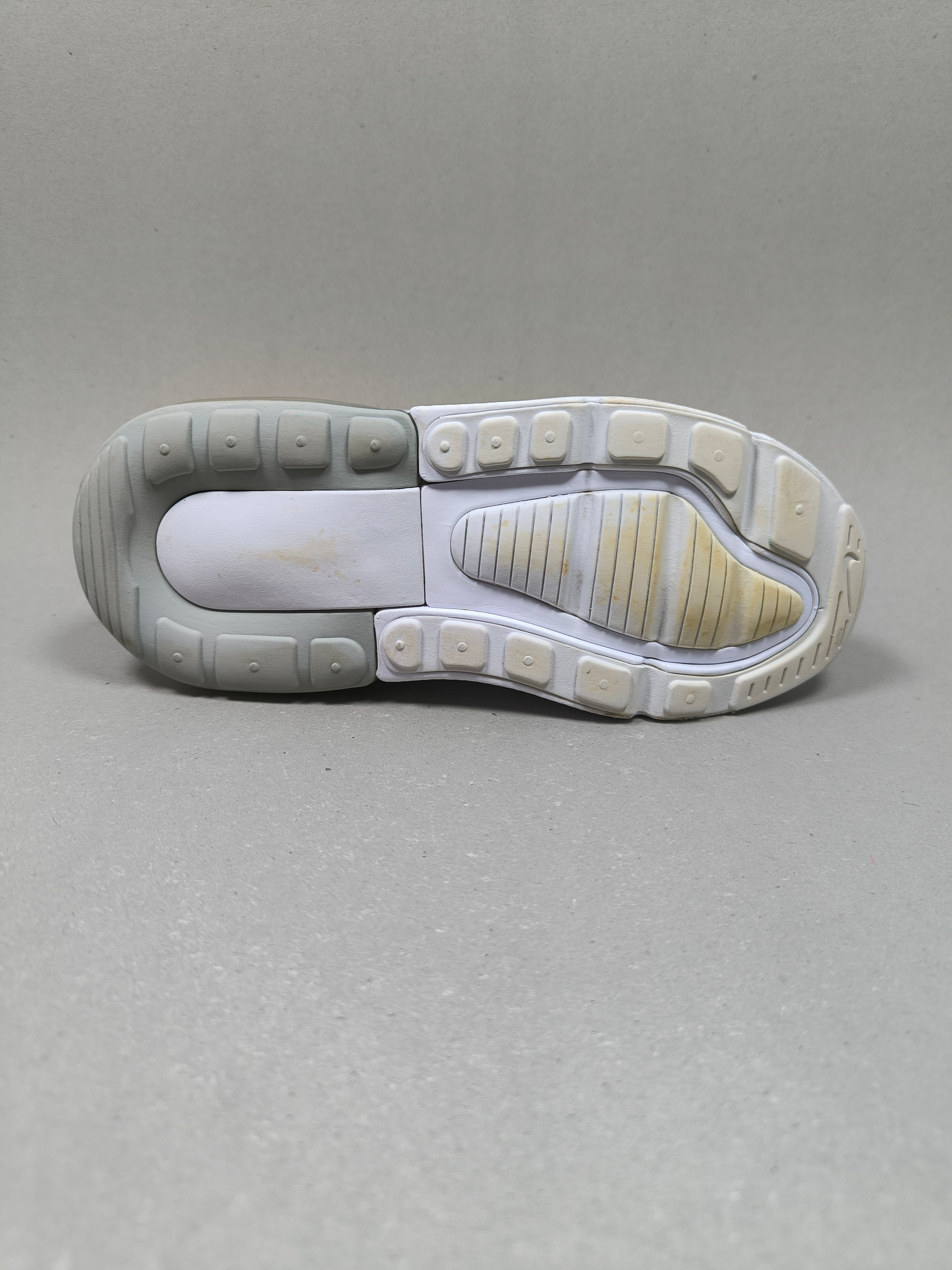 Nike Air Max 270 . Size : EUR  31 | Excellent+