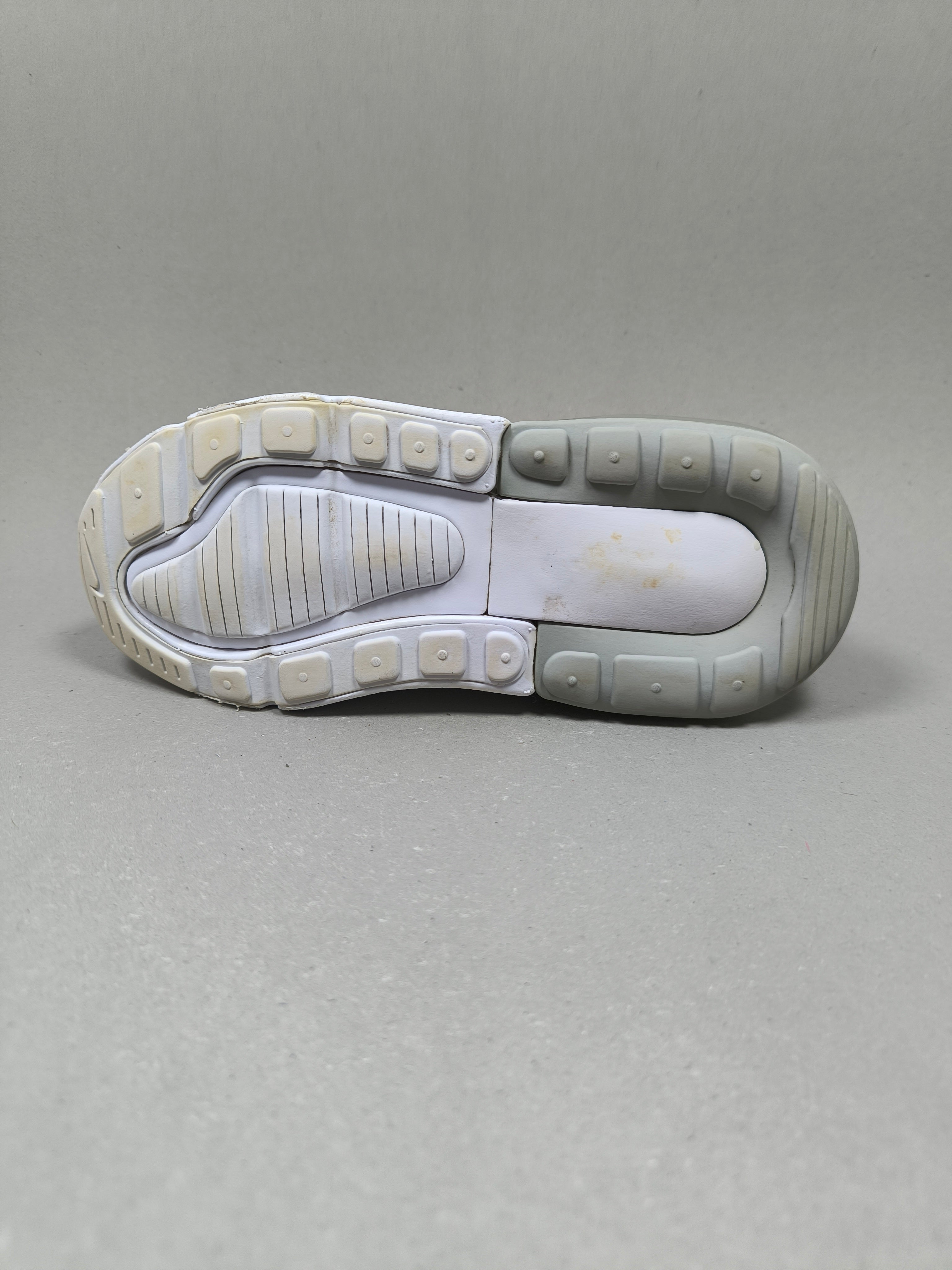 Nike Air Max 270 . Size : EUR  31 | Excellent+