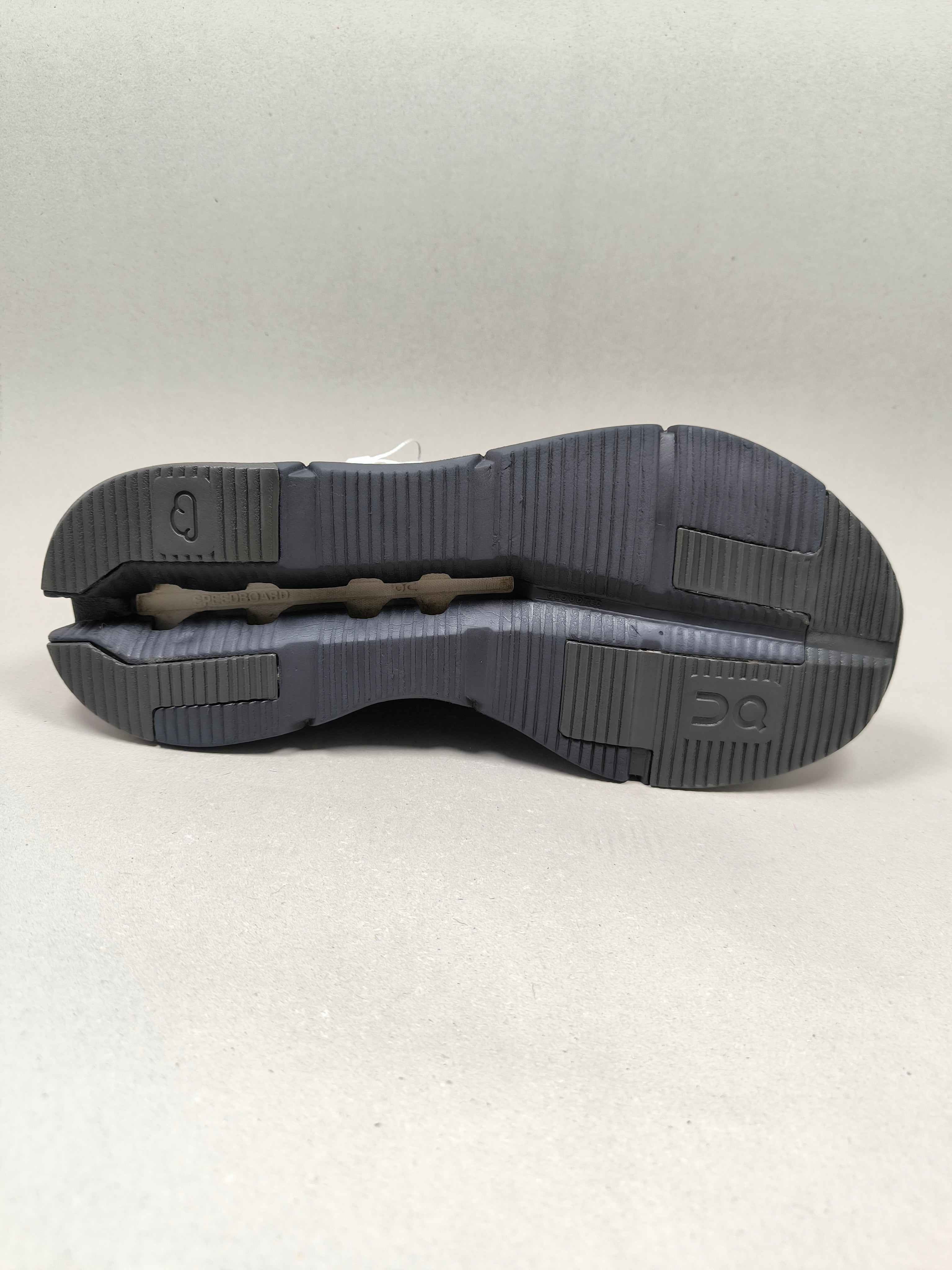 On cloud Nova Void . Size : EUR  41 | Premium