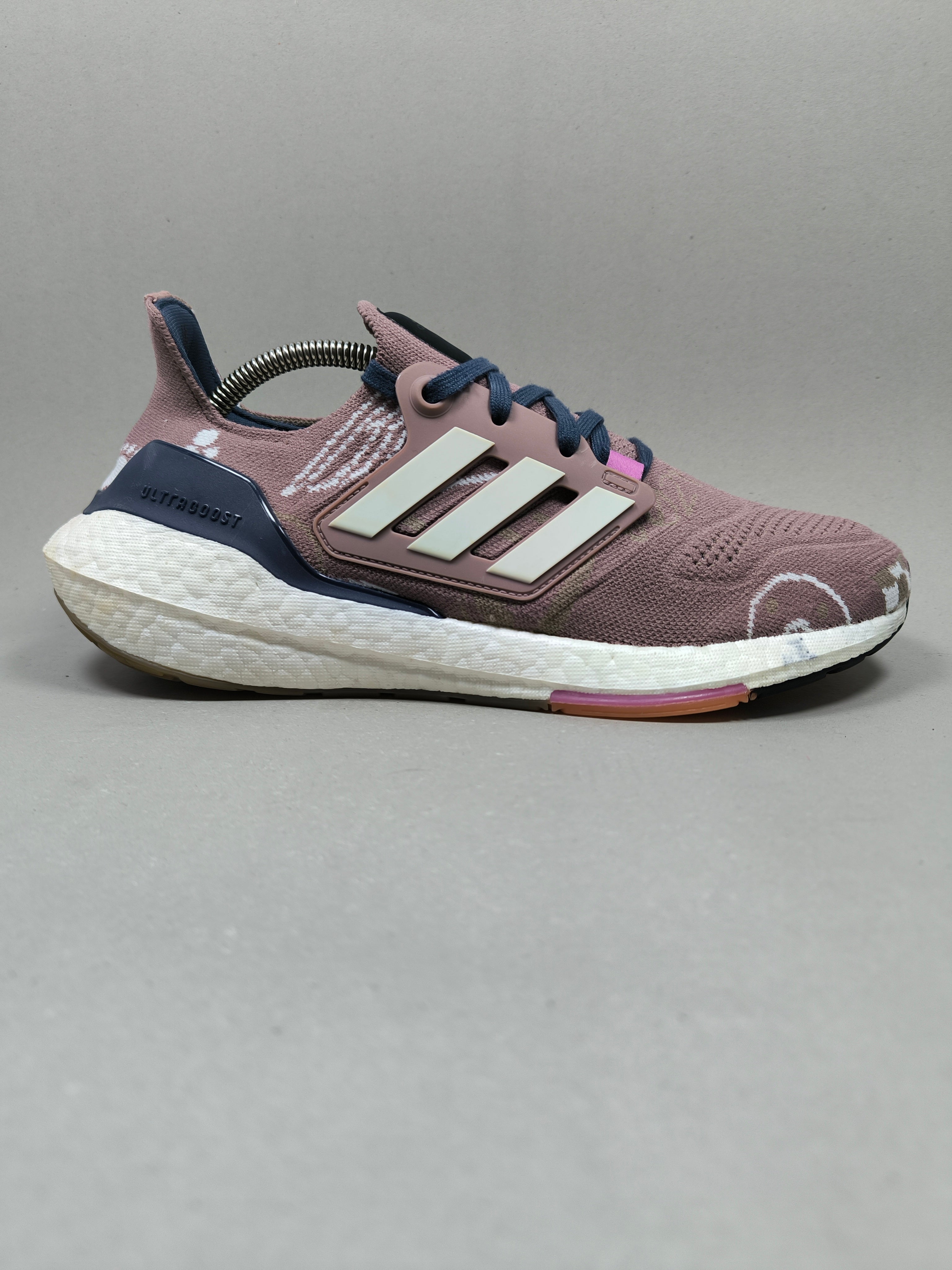 Adidas Ultra Boost 22. Size : EUR  42 | Premium