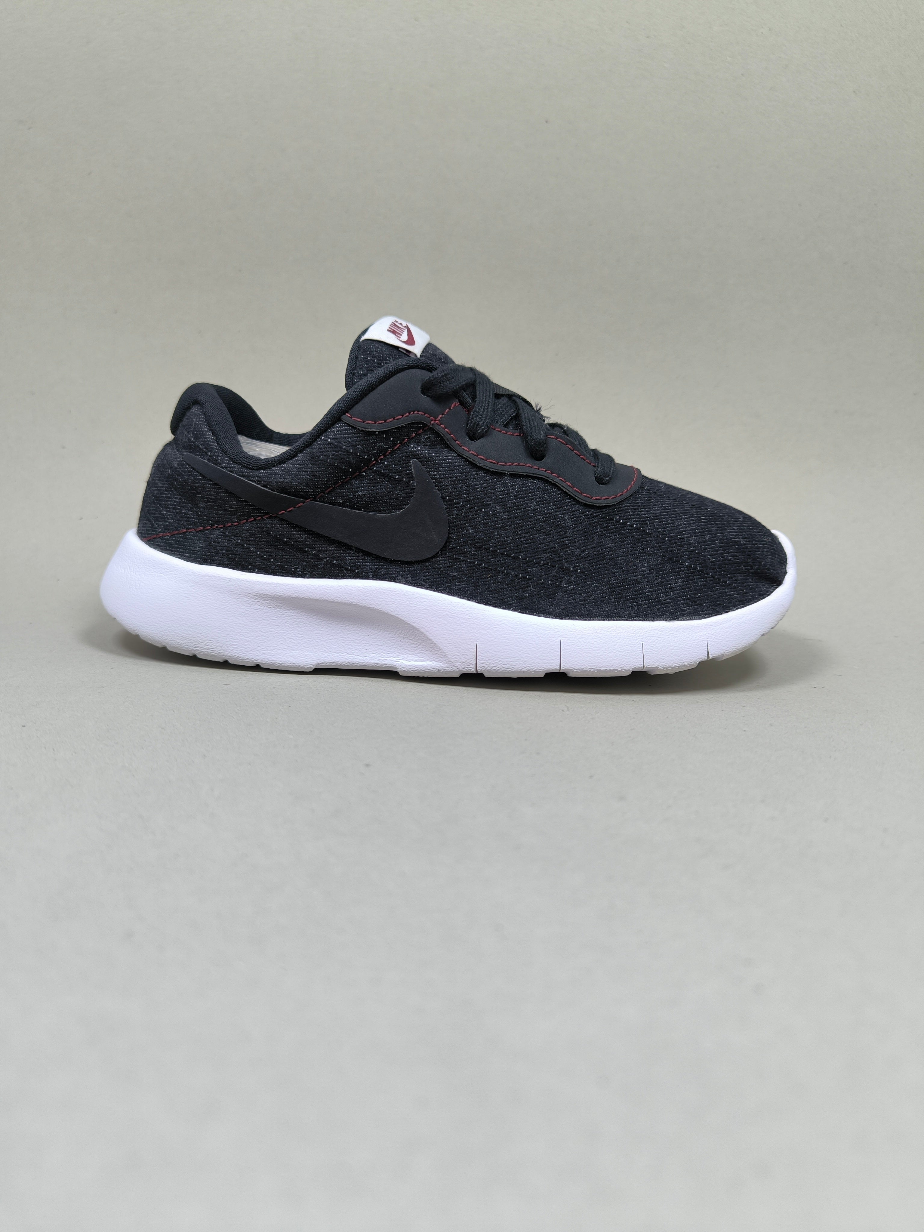 Nike Tanjun . Size : EUR  31 | Premium