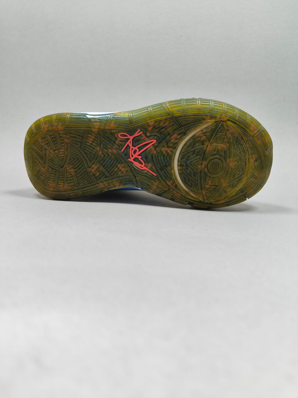 Nike Kyrie 6 . Size : EUR  31 | Excellent+