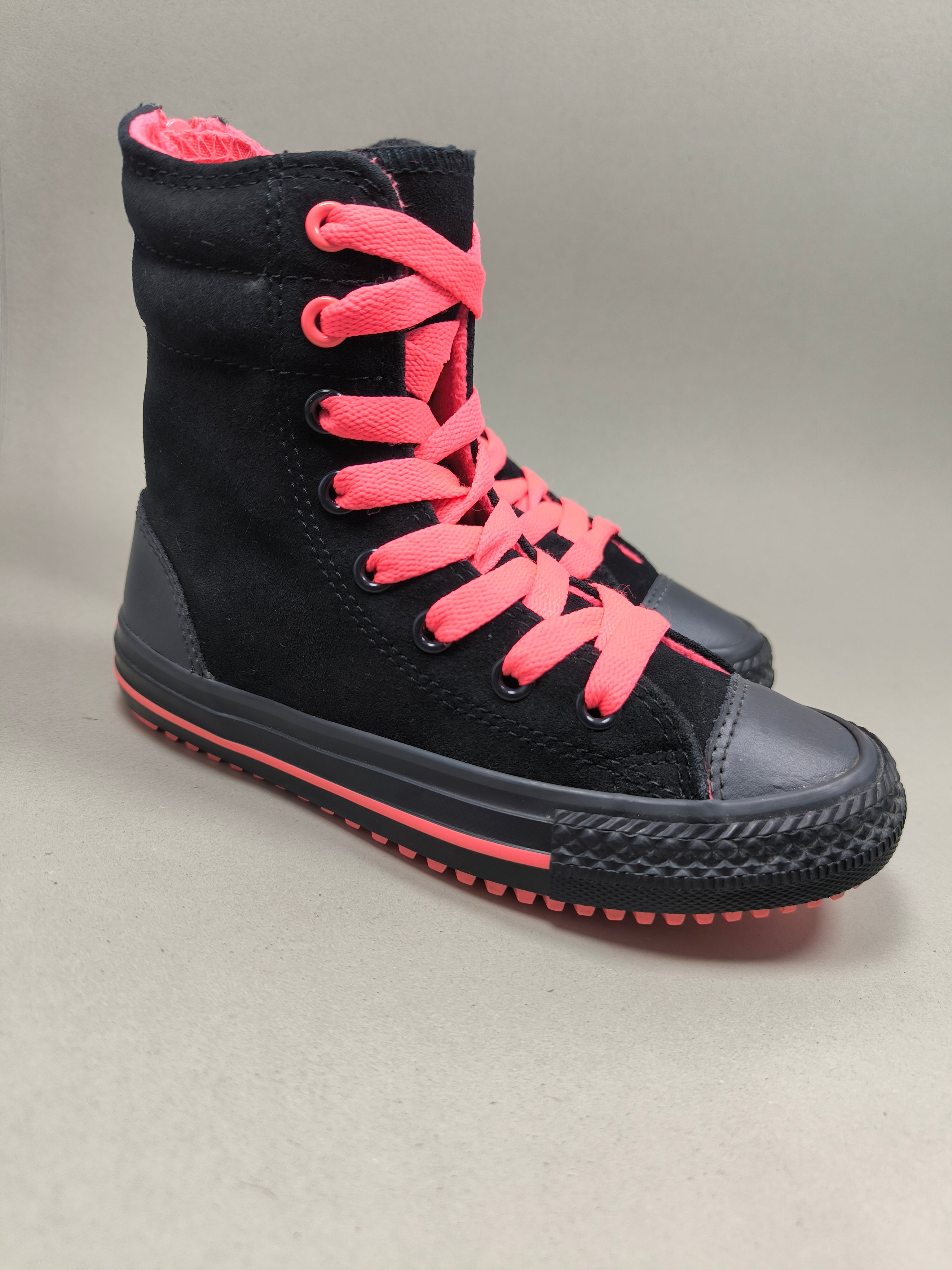 Converse Chuck Taylor . Size : EUR  29 | Premium