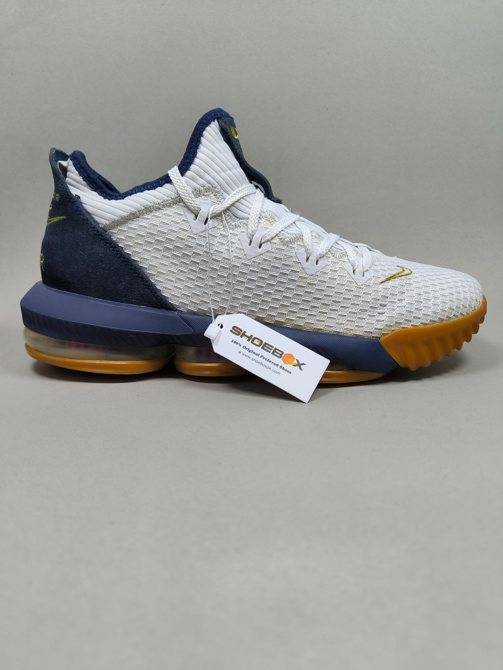 Nike Lebron 16 . Size : EUR  45 | Excellent+