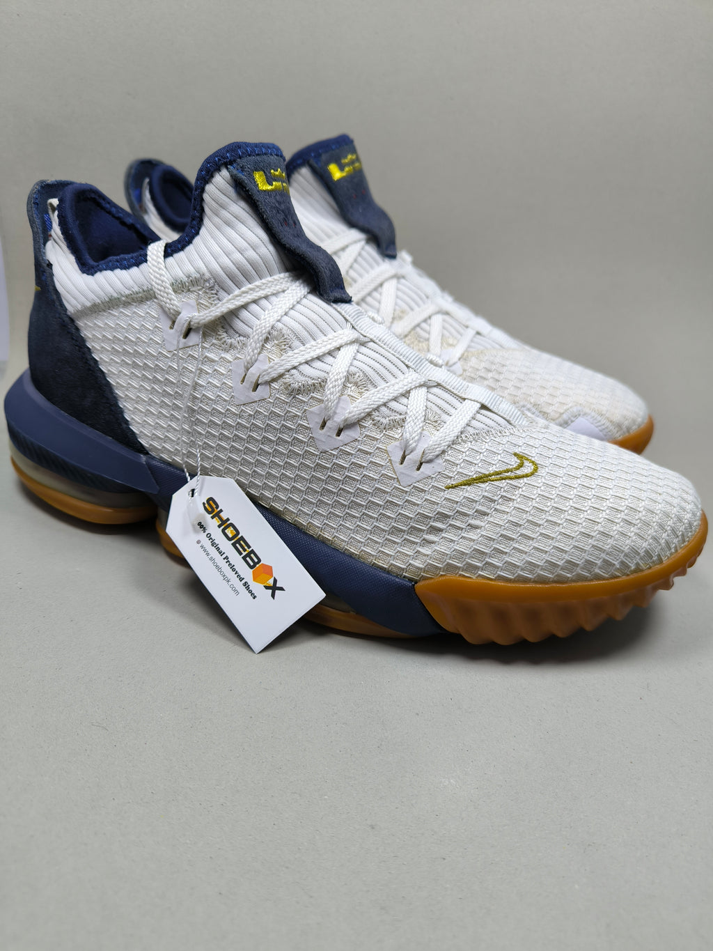 Nike Lebron 16 . Size : EUR  45 | Excellent+