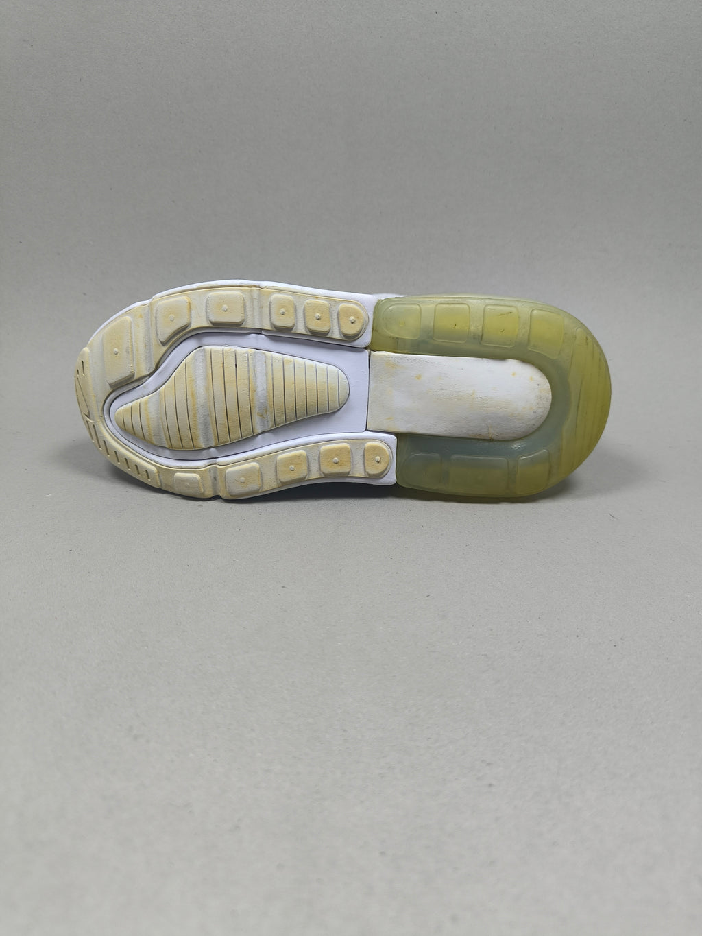 Nike Air Max 270 . Size : EUR  31 | Excellent+