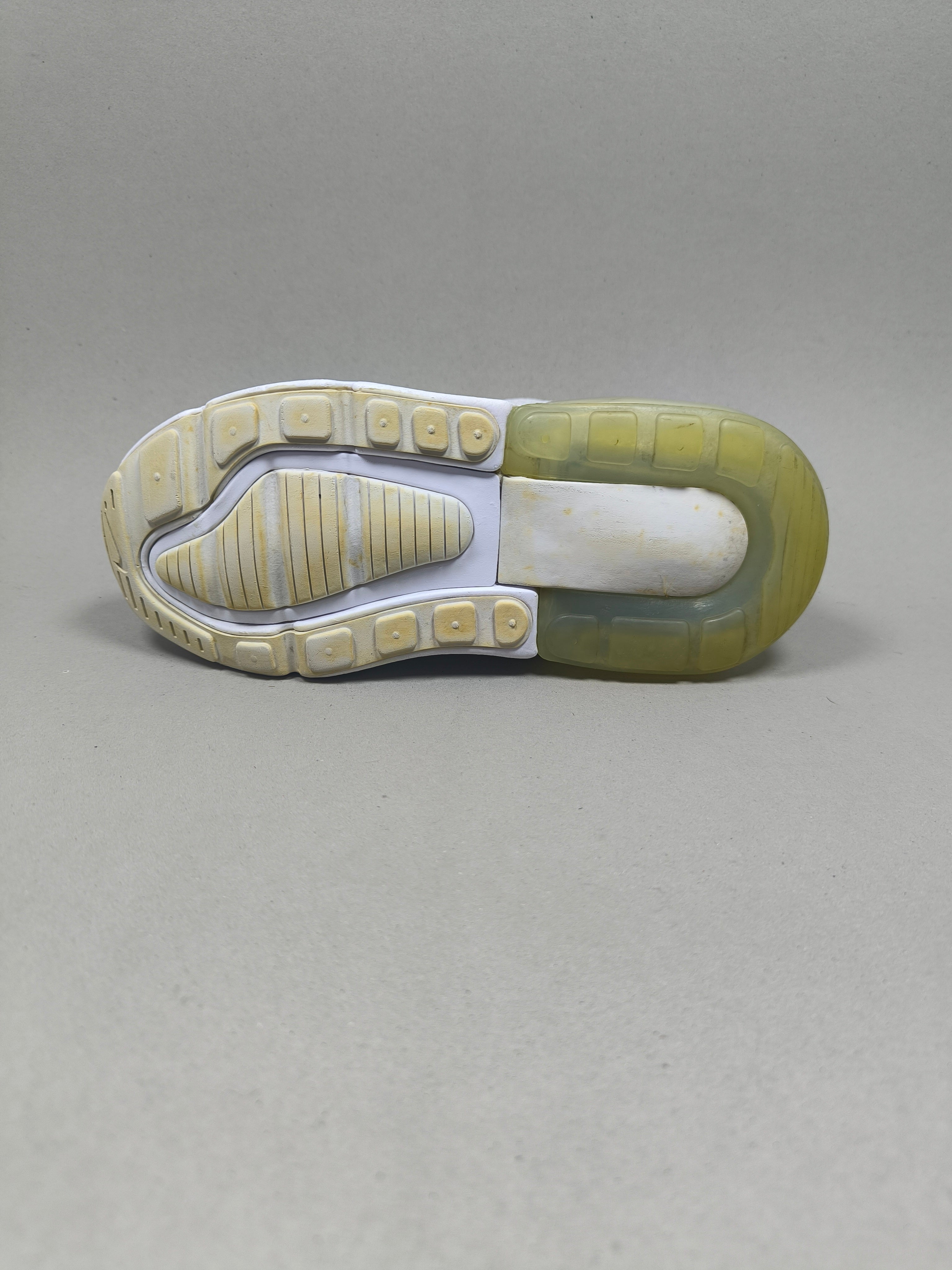 Nike Air Max 270 . Size : EUR  31 | Excellent+