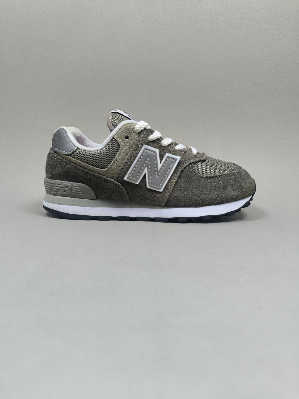 New Balance 574 . Size : EUR  30 | Excellent+