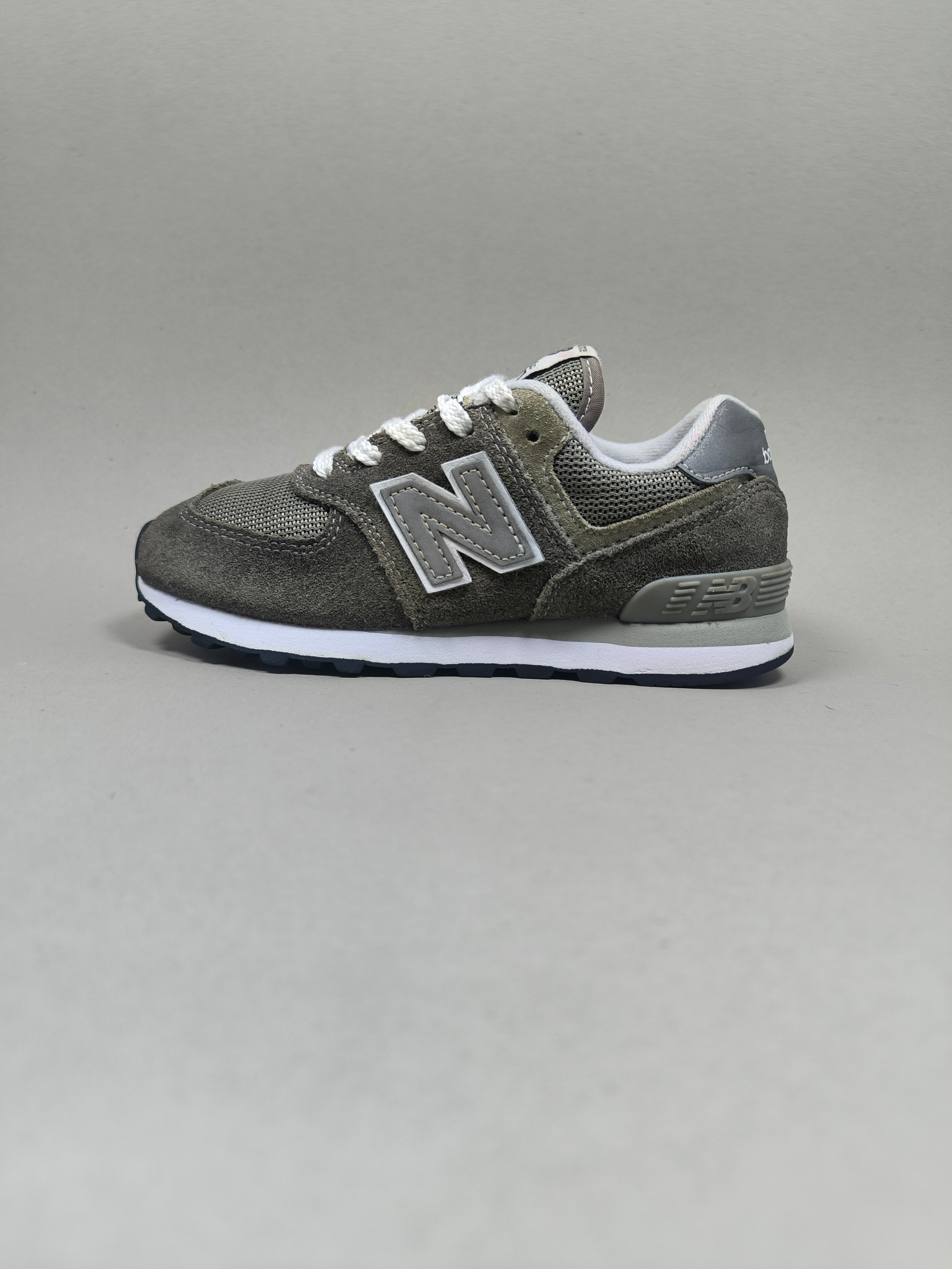 New Balance 574 . Size : EUR  30 | Excellent+
