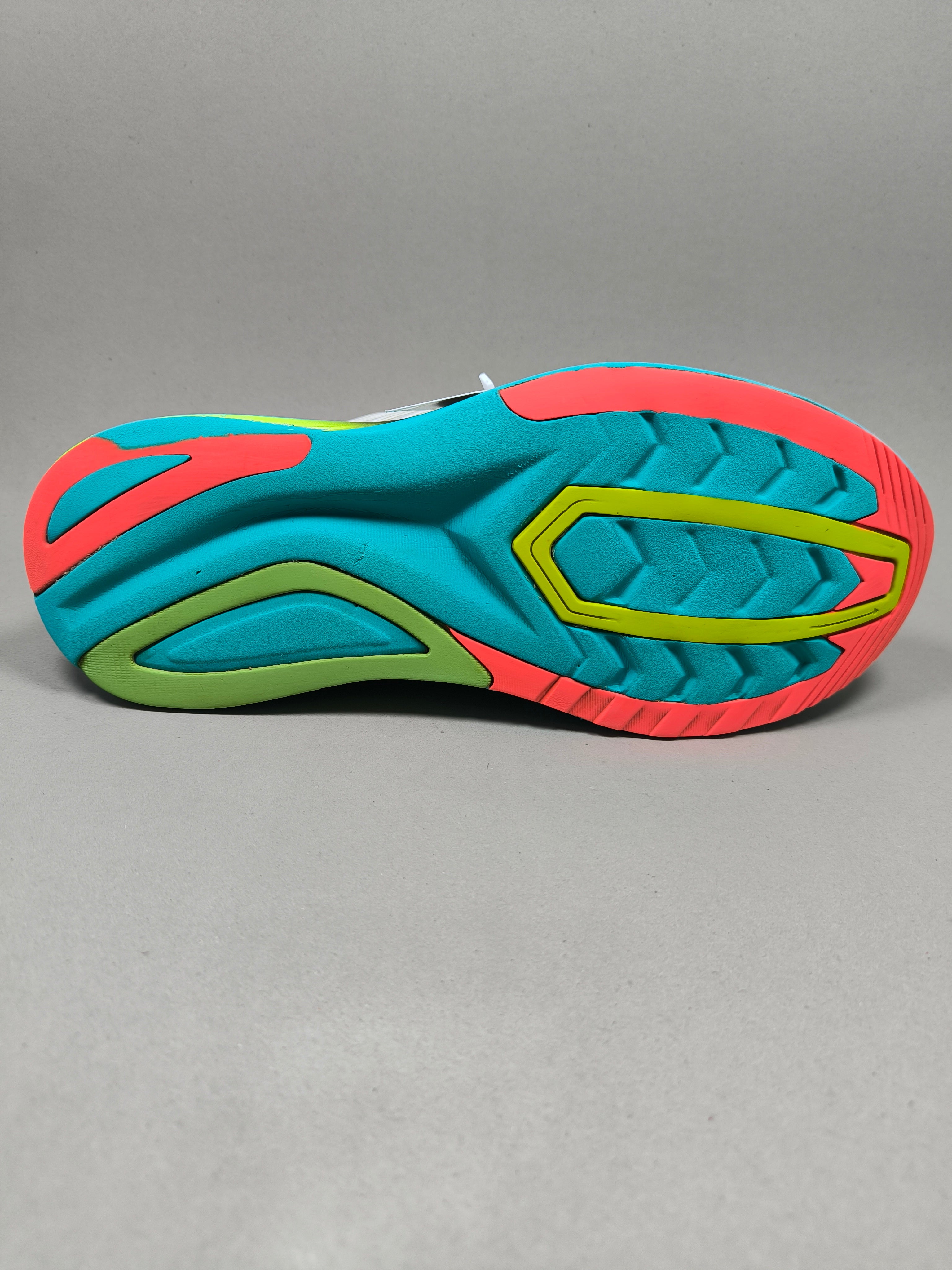 Saucony Endorphin Shift . Size : EUR  44 | Excellent+