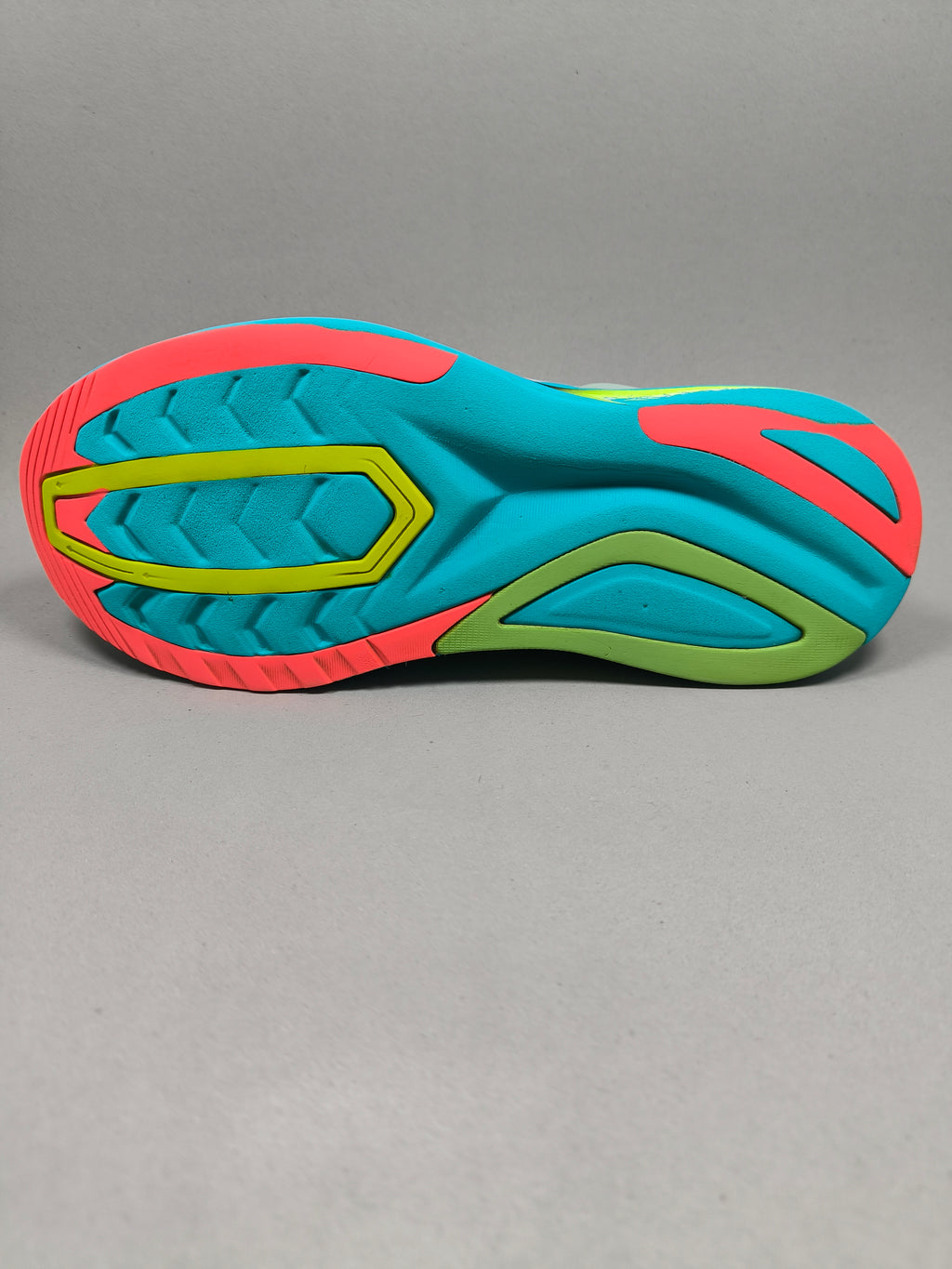 Saucony Endorphin Shift . Size : EUR  44 | Excellent+