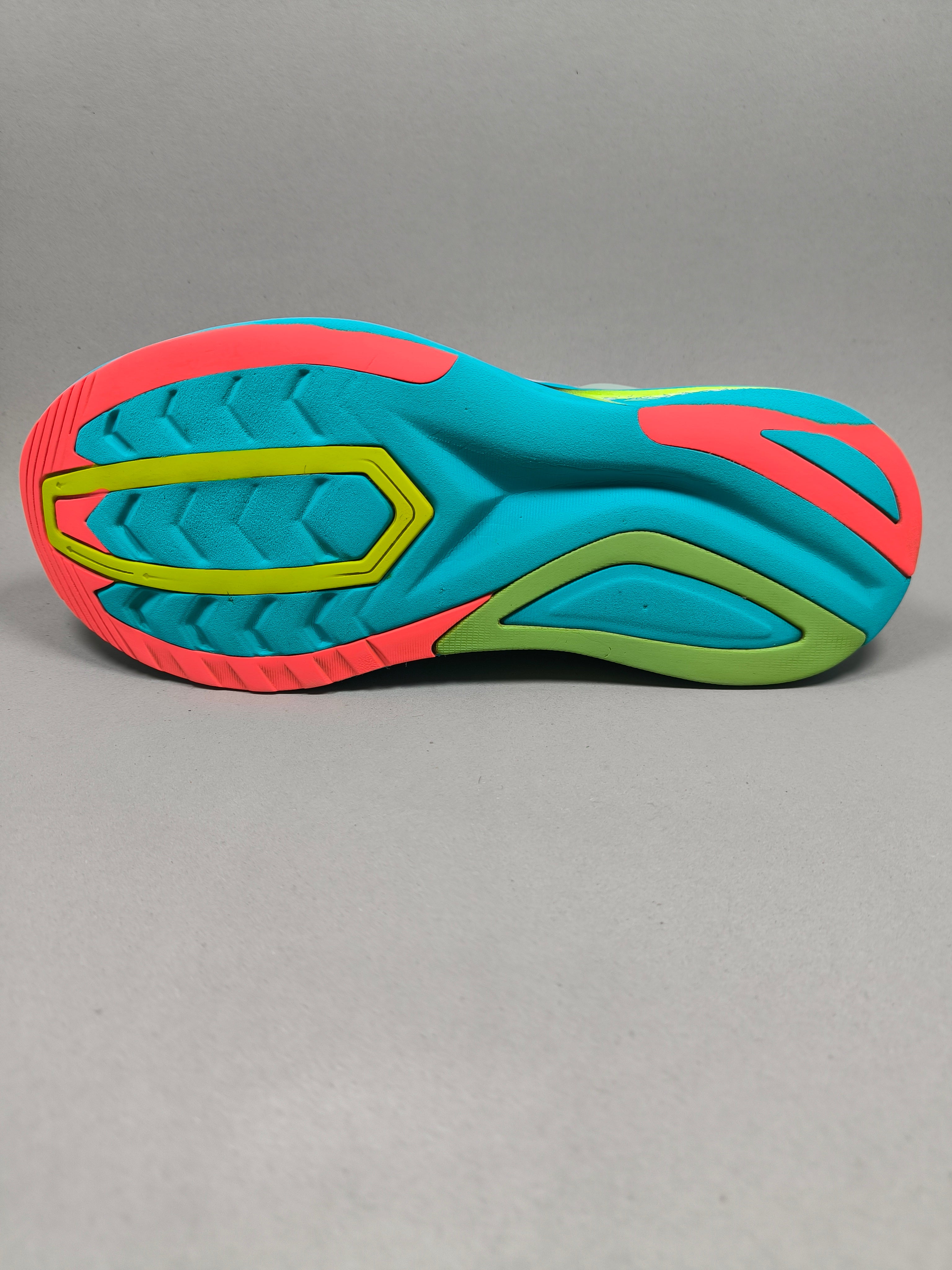 Saucony Endorphin Shift . Size : EUR  44 | Excellent+