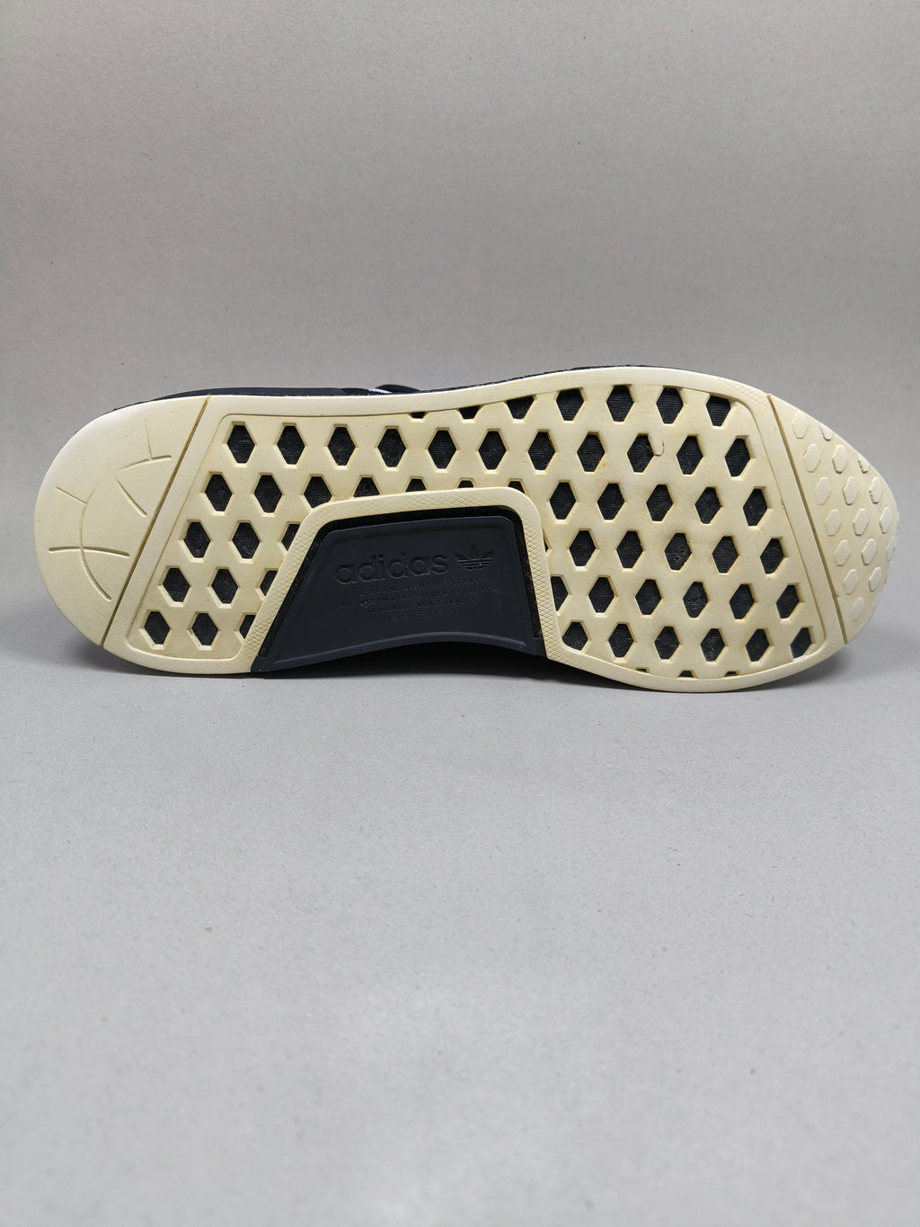 Adidas NMD R1 V2 . Size : EUR  45 | Excellent+