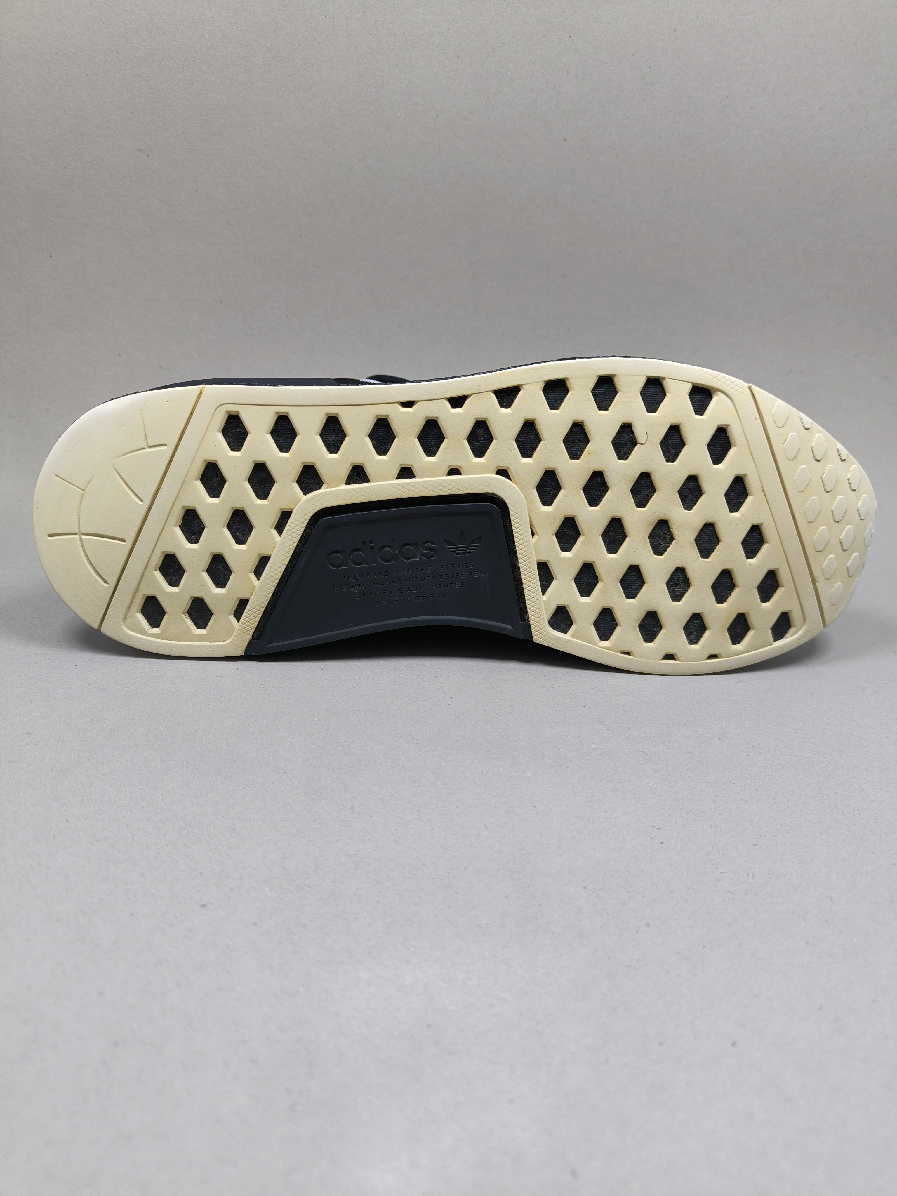 Adidas NMD R1 V2 . Size : EUR  45 | Excellent+