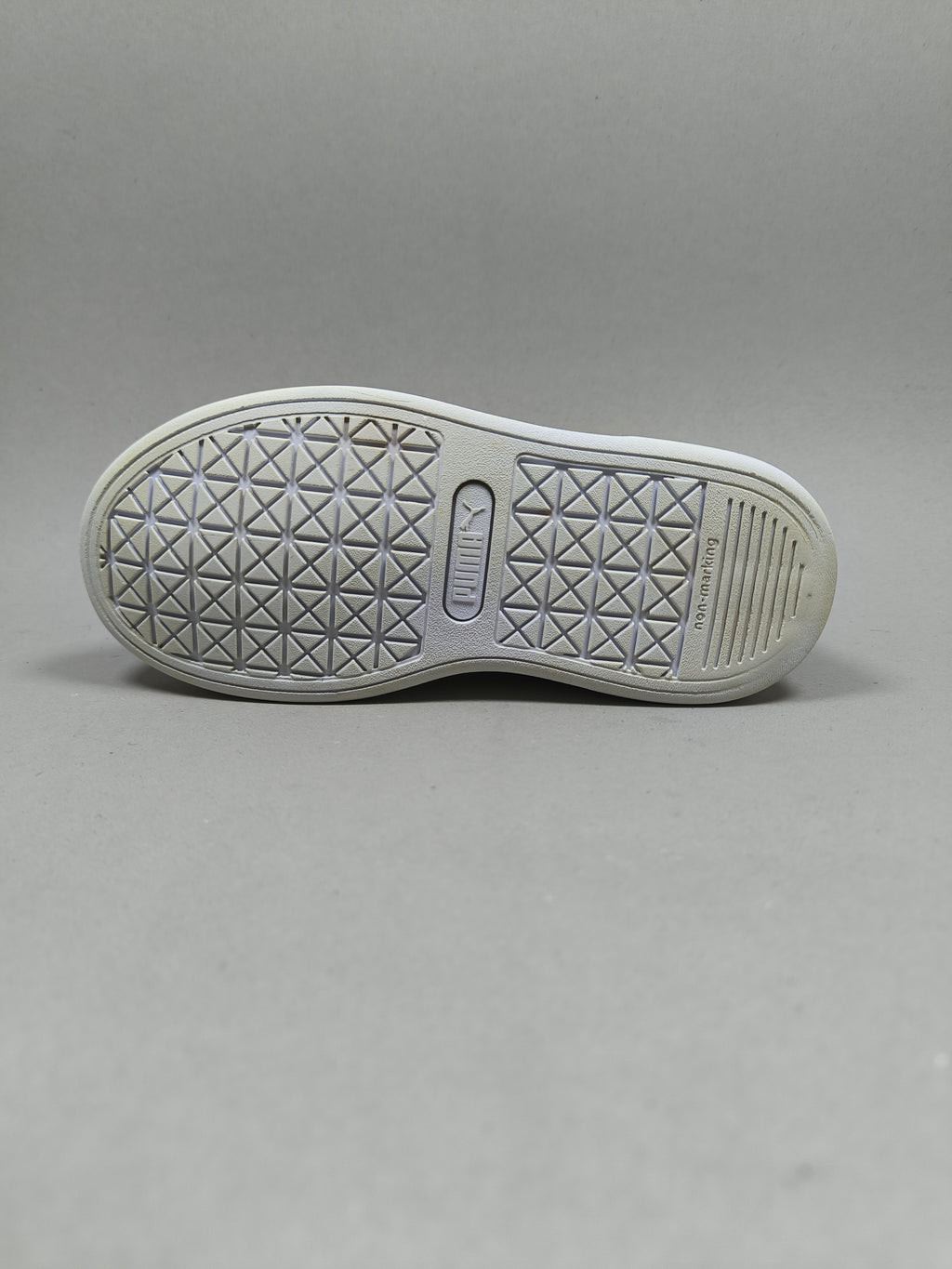 Puma Vikky V2 . Size : EUR  30 | Excellent