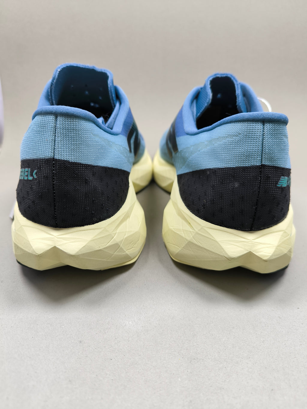 New Balance Fuel Cell Rebel V4 . Size : EUR  44.5 | Premium