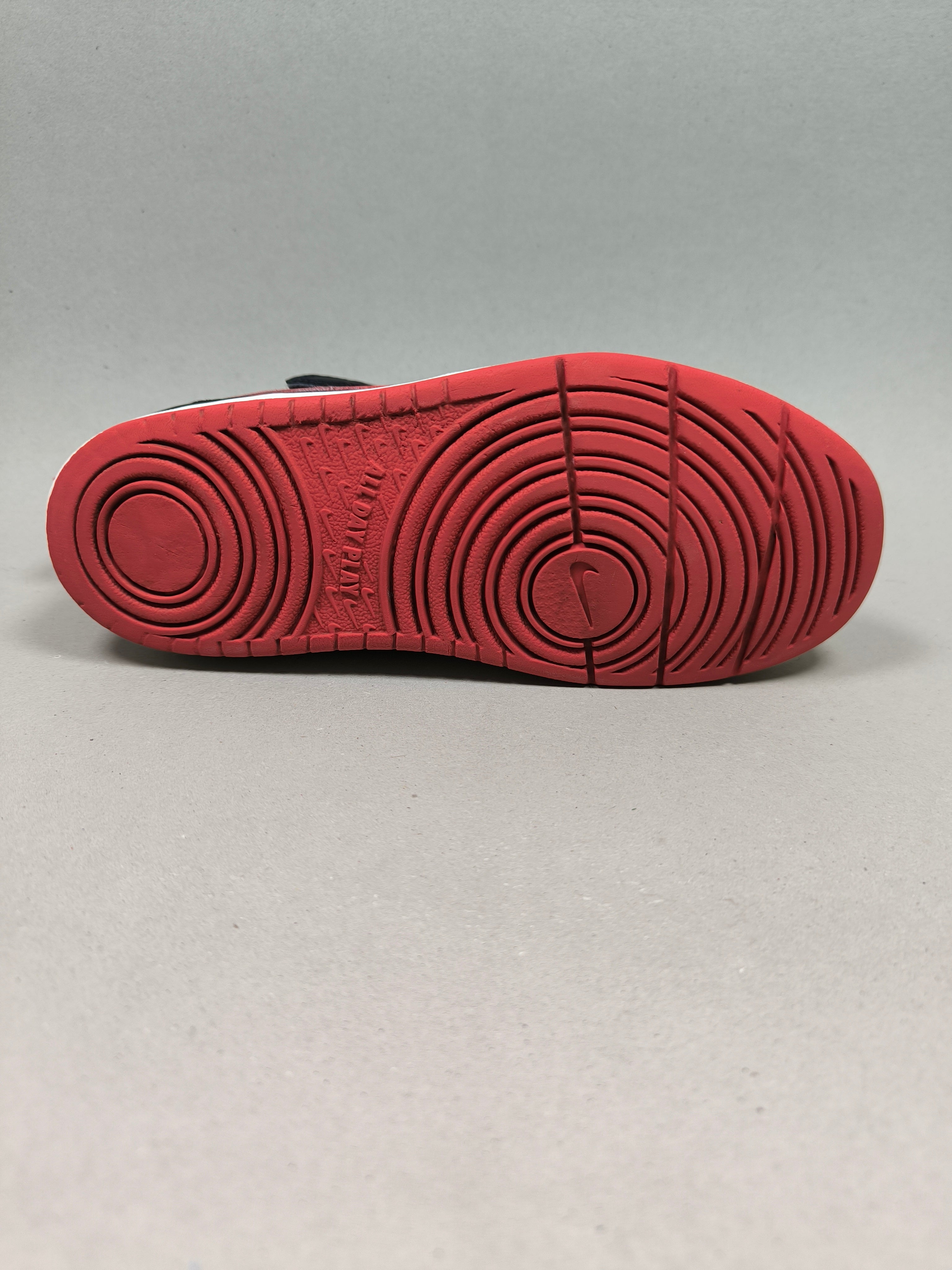 Nike Court Borough . Size : EUR  31 | Excellent