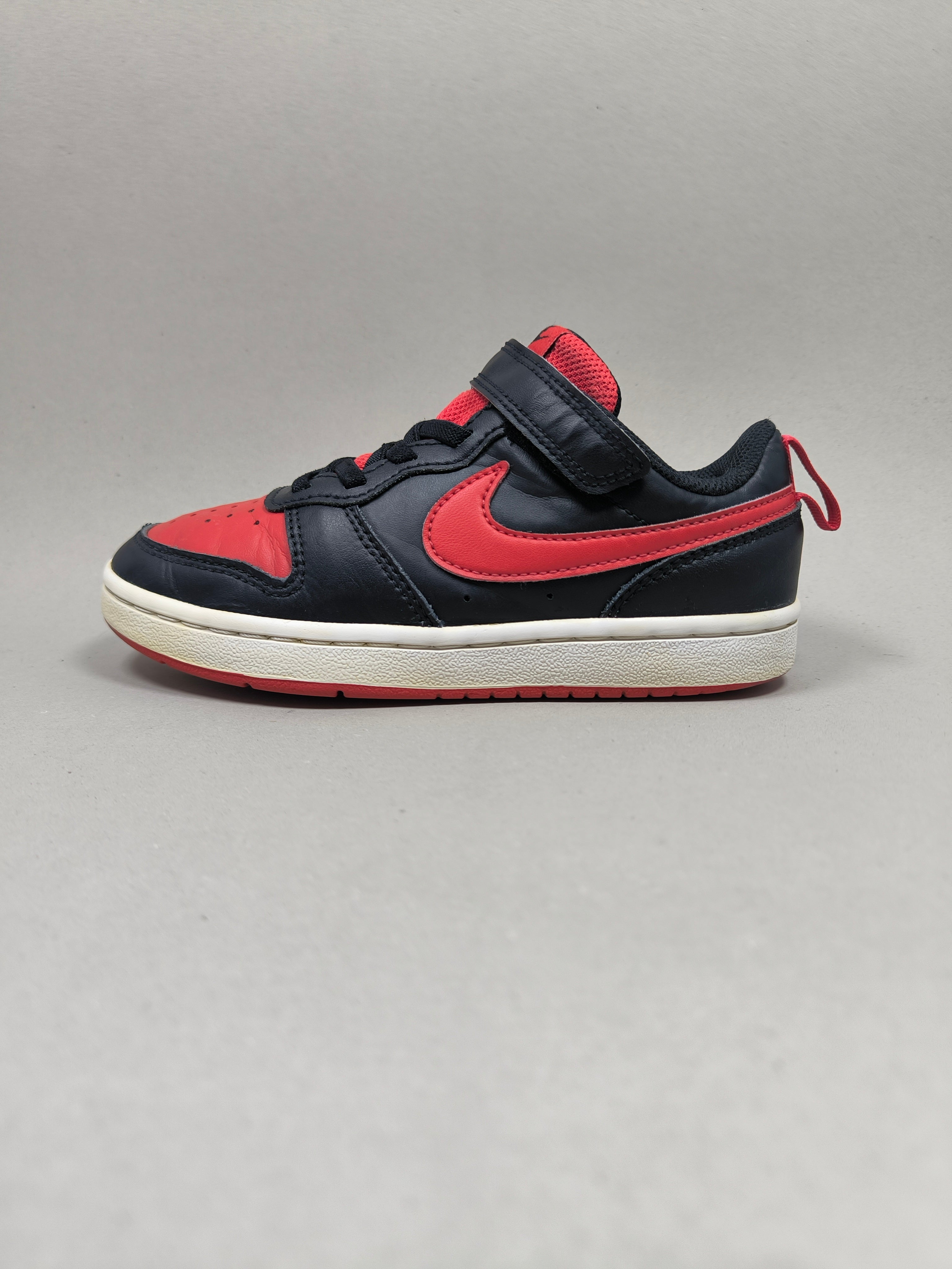 Nike Court Borough . Size : EUR  31 | Excellent