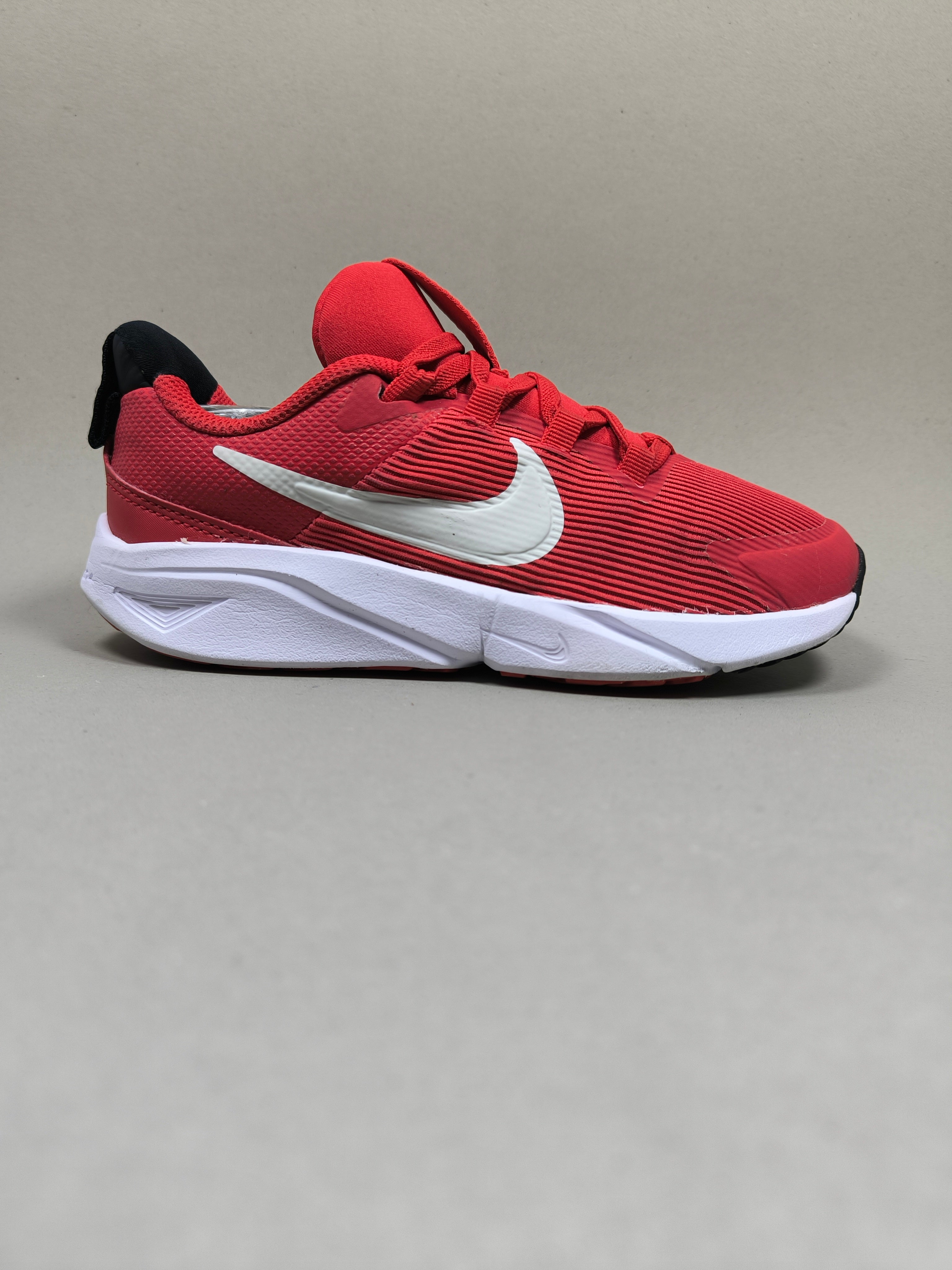 Nike Star Runner 4 . Size : EUR  33 | Excellent+