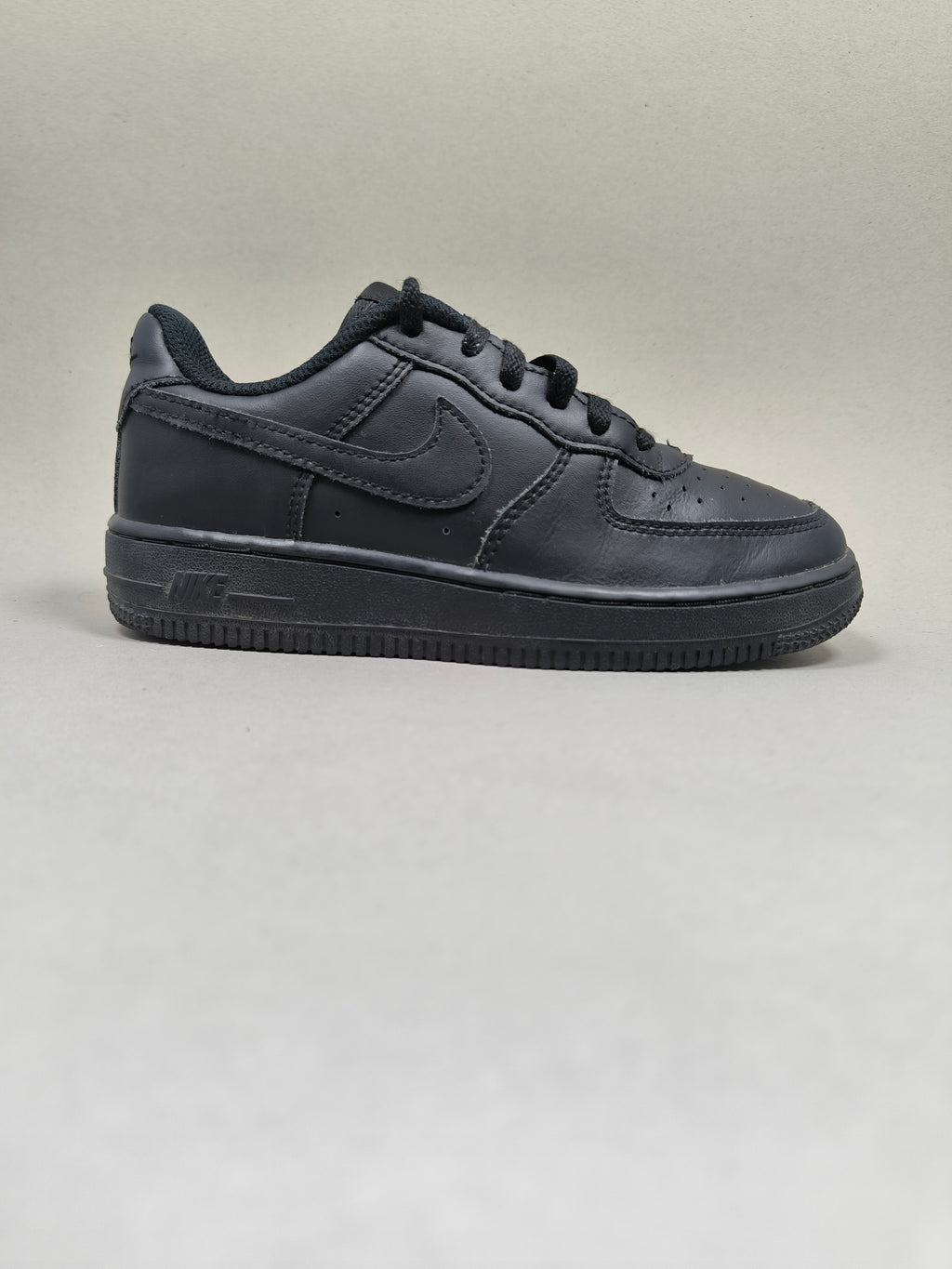 Nike Air Force . Size : EUR  32 | Excellent+