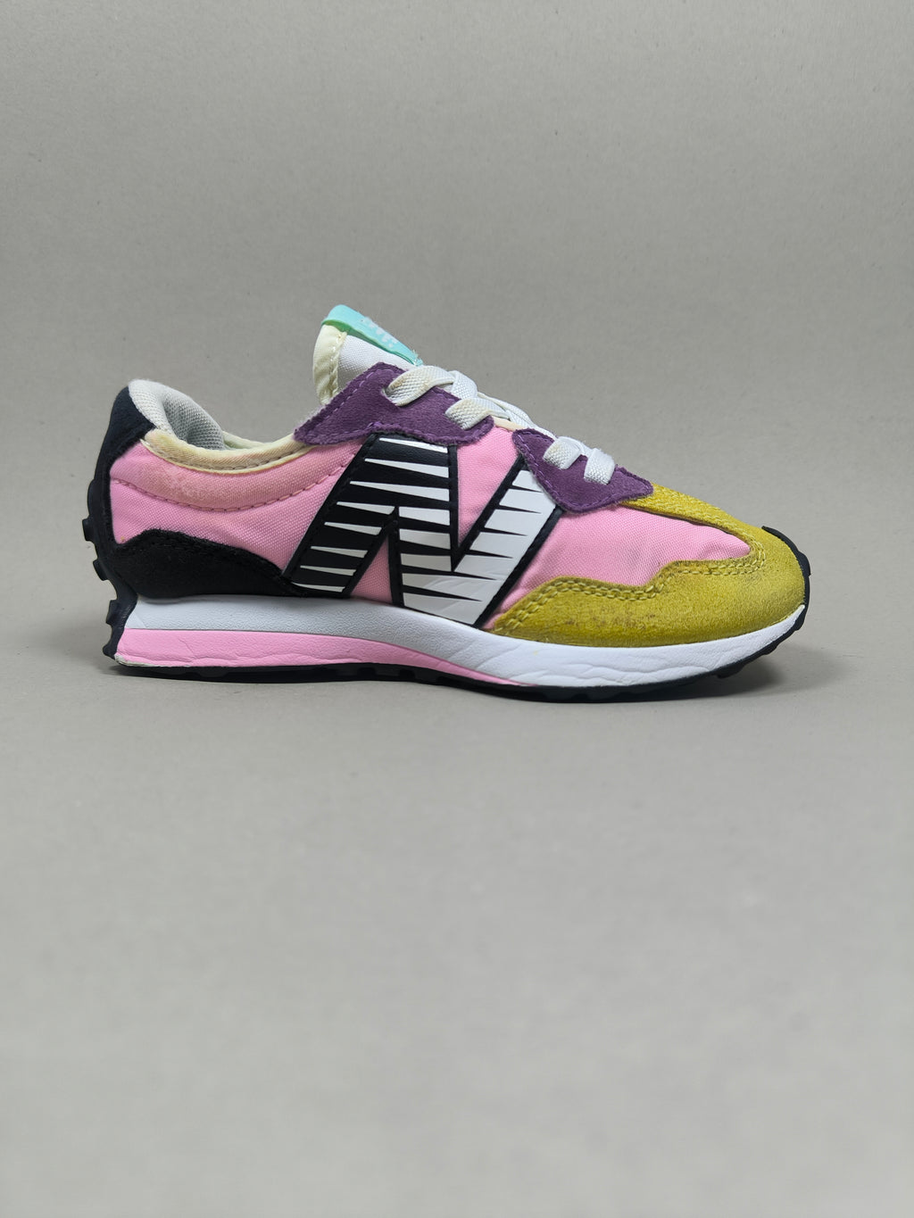 New Balance 327 . Size : EUR  31 | Excellent+