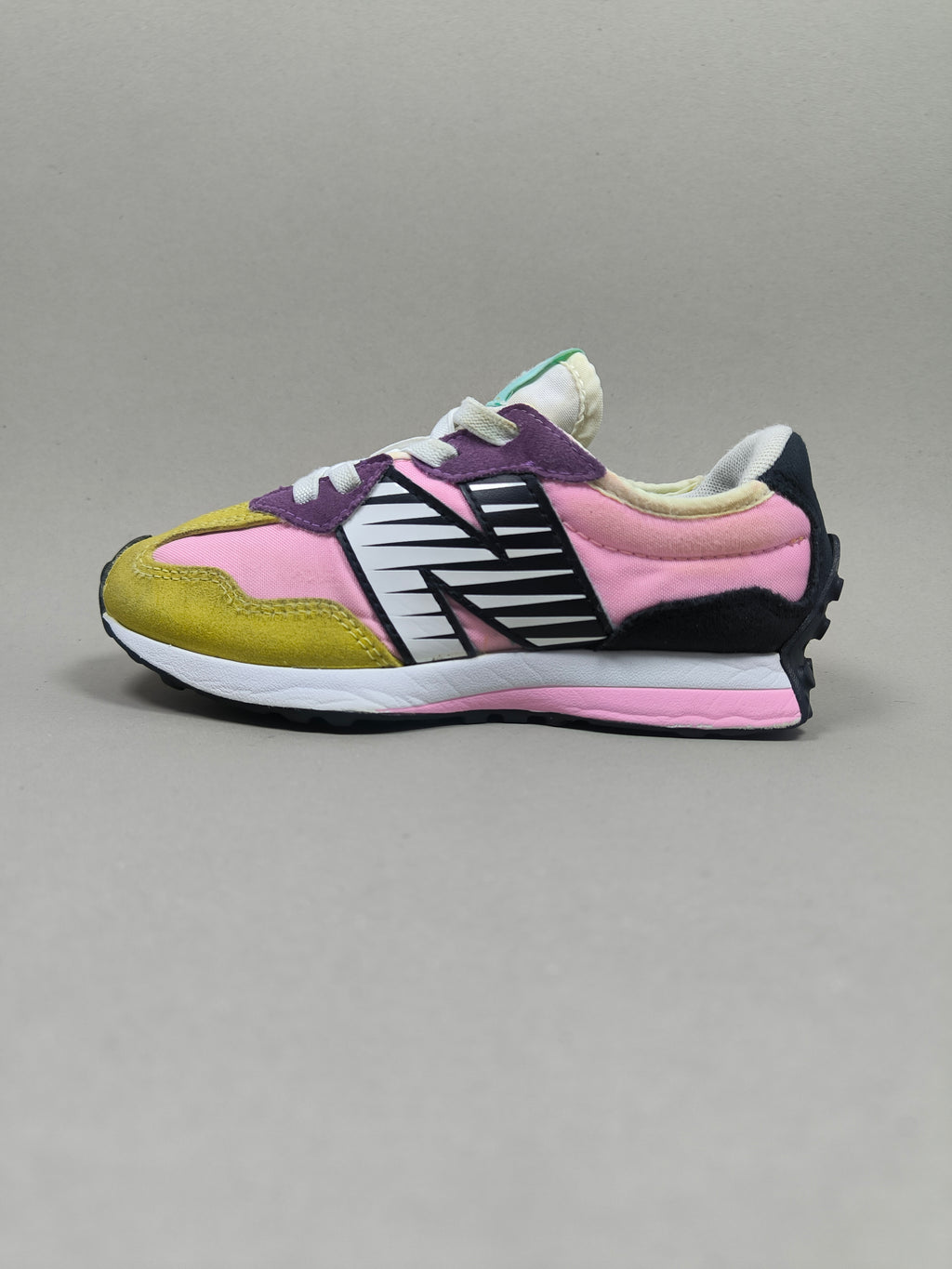 New Balance 327 . Size : EUR  31 | Excellent+