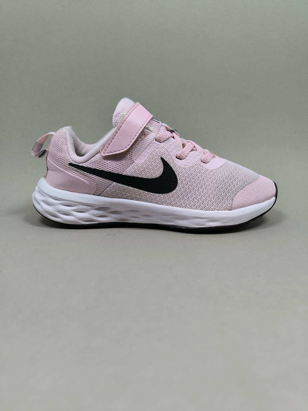 Nike Revolution 6 . Size : EUR  32 | Excellent+