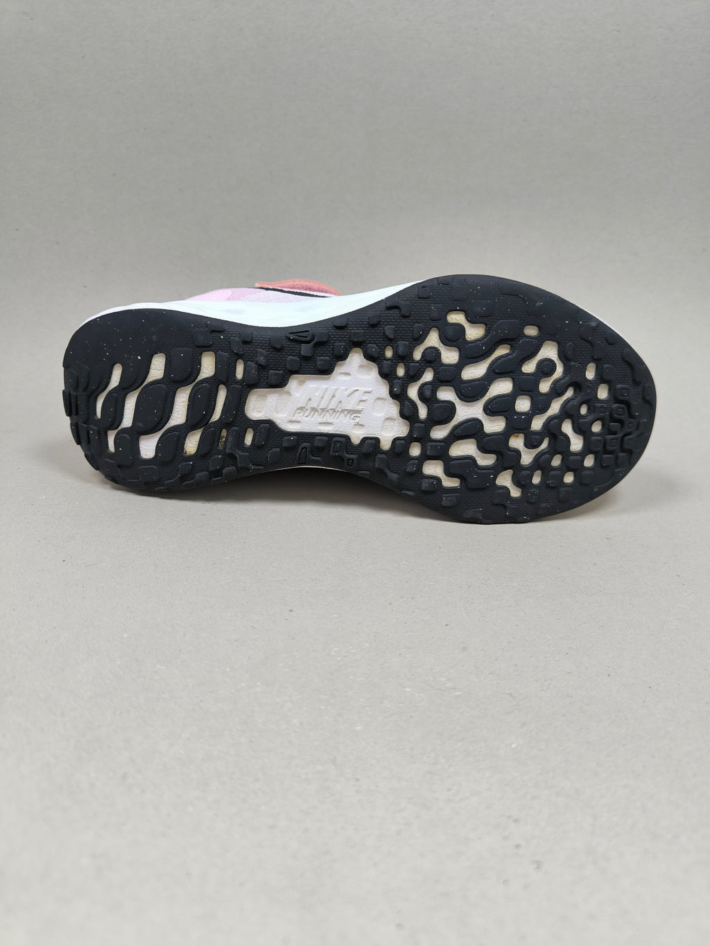 Nike Revolution 6 . Size : EUR  32 | Excellent+