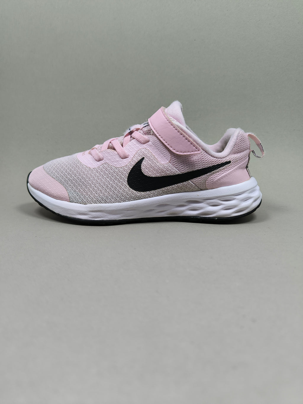 Nike Revolution 6 . Size : EUR  32 | Excellent+