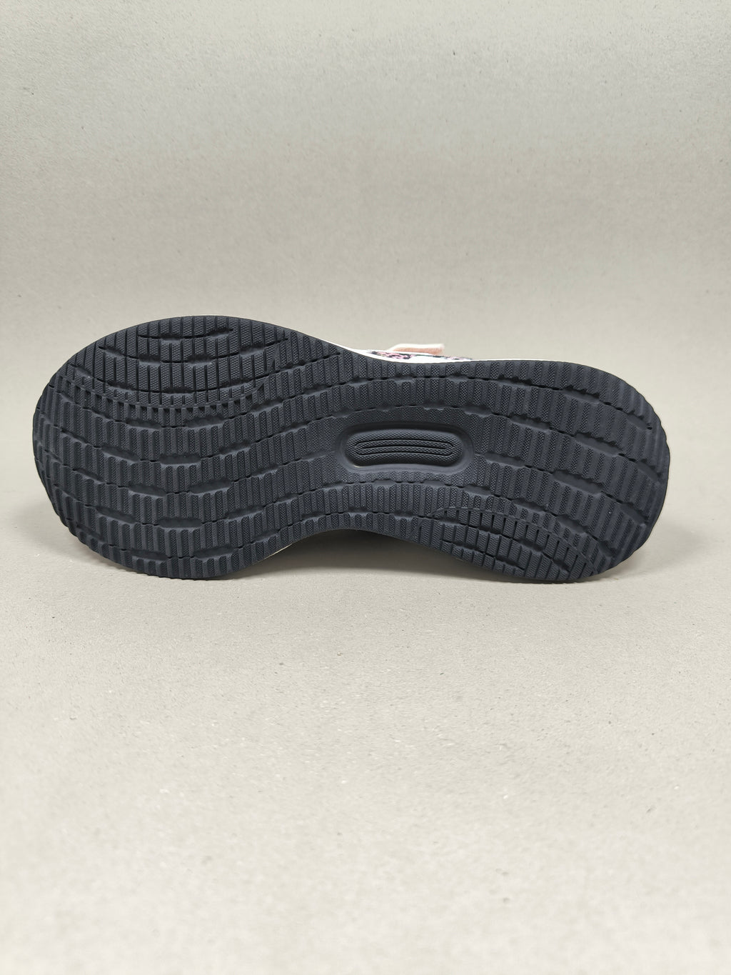 Adidas Run Falcon 5 . Size : EUR  33 | Premium+