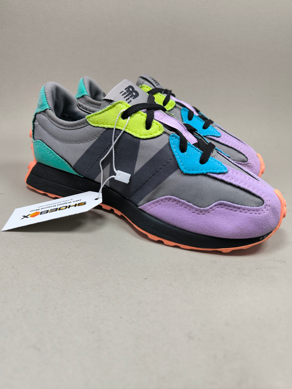 New Balance 327 . Size : EUR  32 | Premium