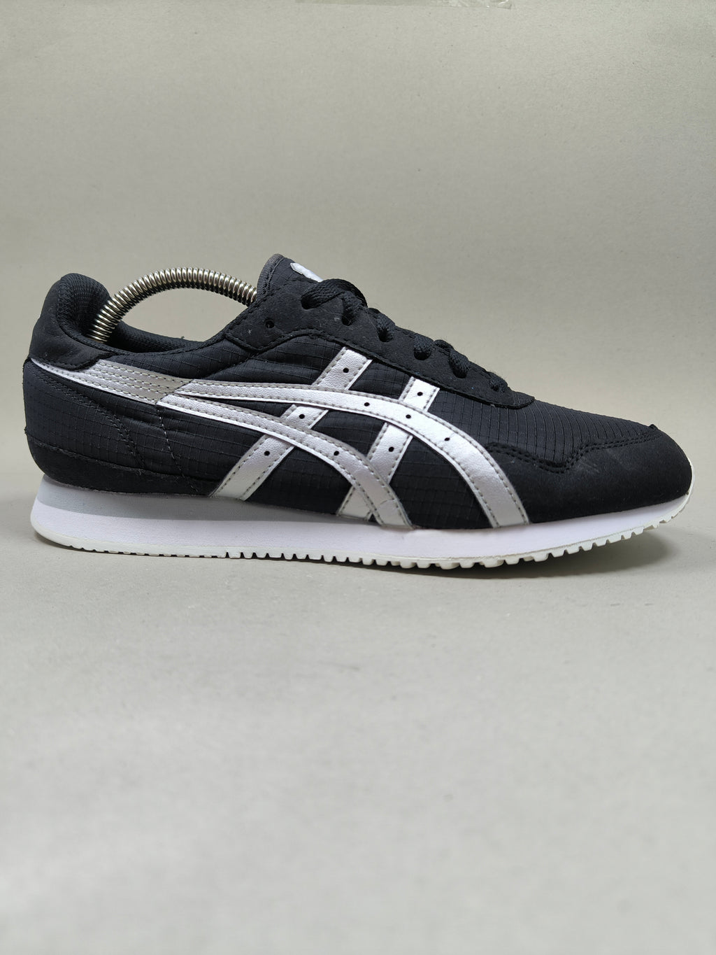 Asics Tiger Runner . Size : EUR  42 | Premium