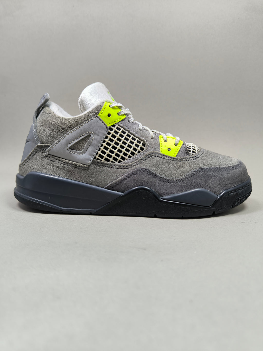Nike Air Jordan 4 . Size : EUR  33 | Premium
