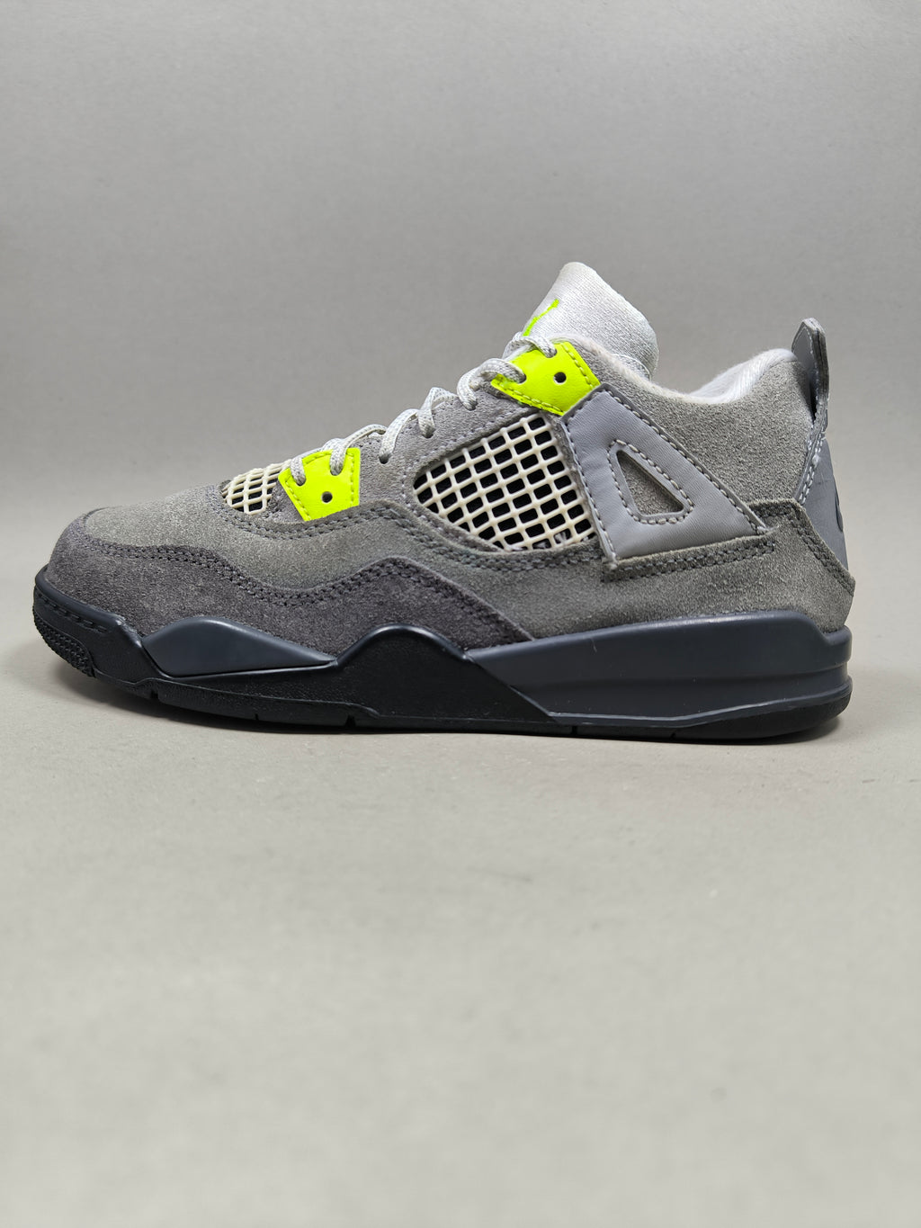 Nike Air Jordan 4 . Size : EUR  33 | Premium