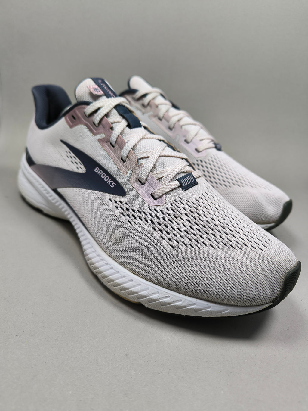 Brooks Launch 8 . Size : EUR  43 | Excellent+