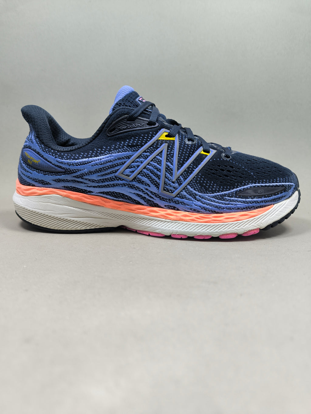 New Balance 860 . Size : EUR  39 | Premium