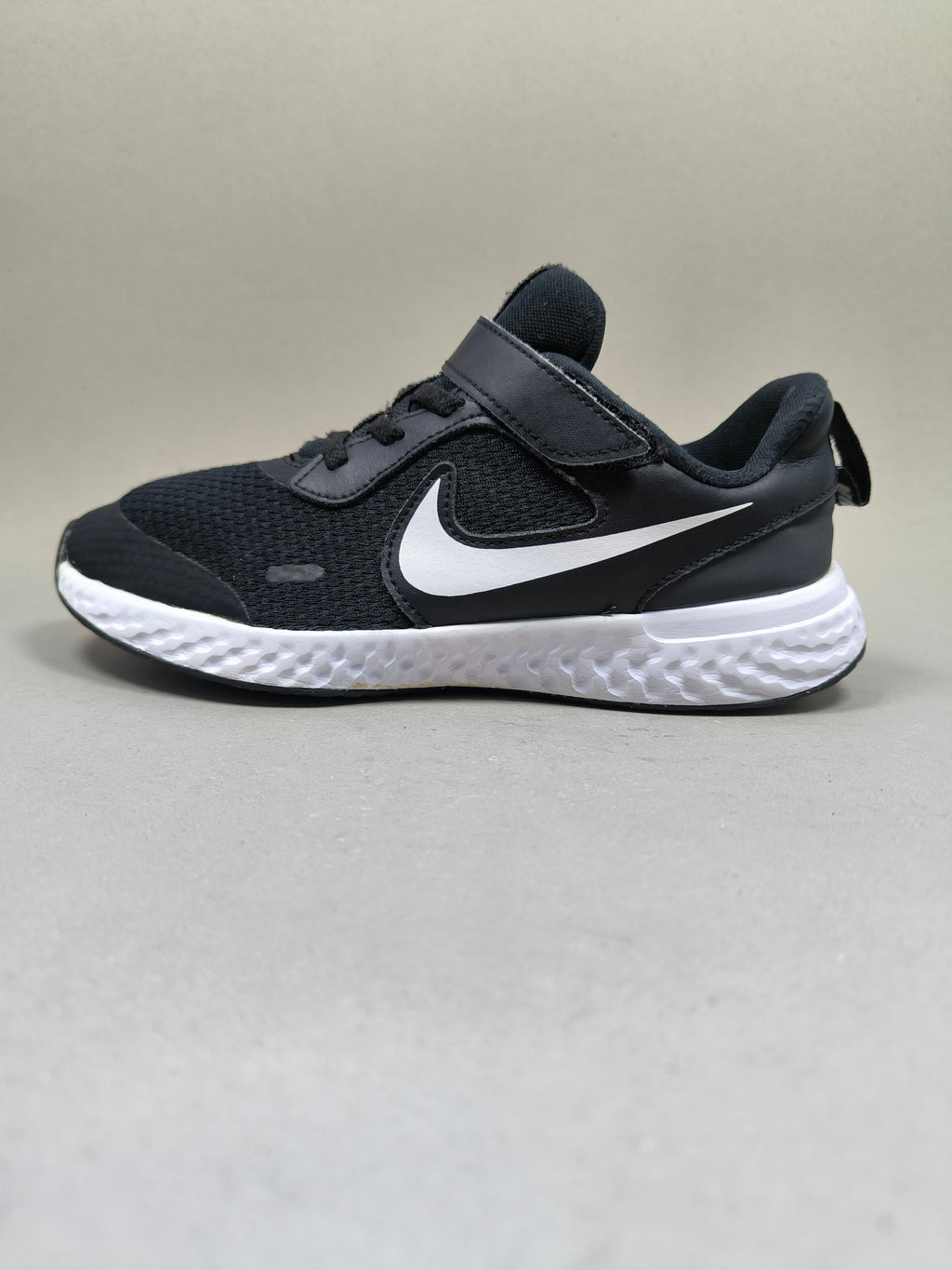 Nike Revolution . Size : EUR  34 | Excellent+