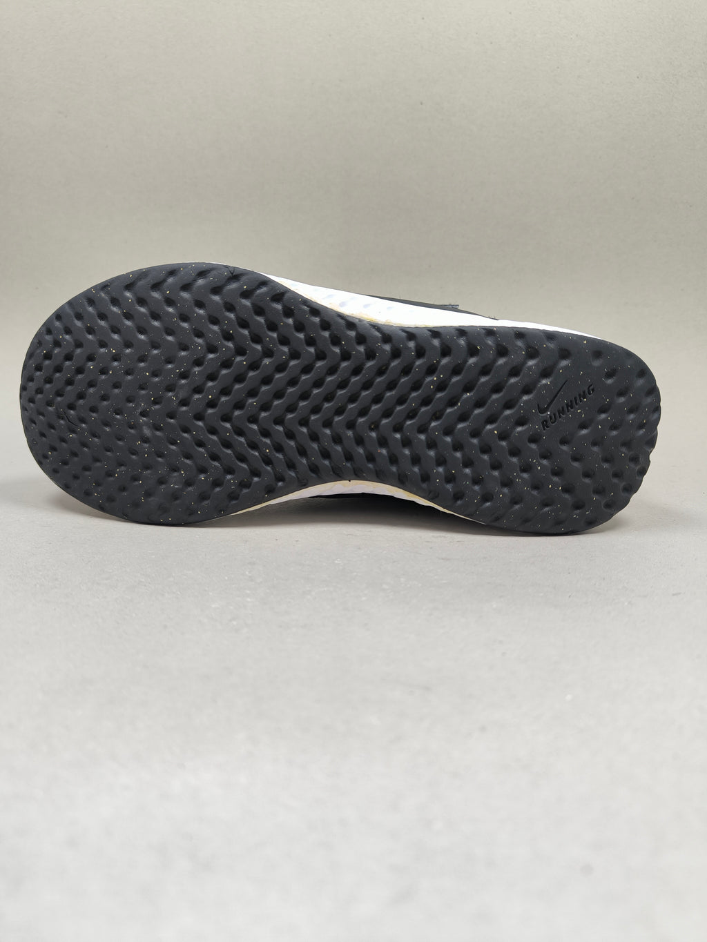 Nike Revolution . Size : EUR  34 | Excellent+