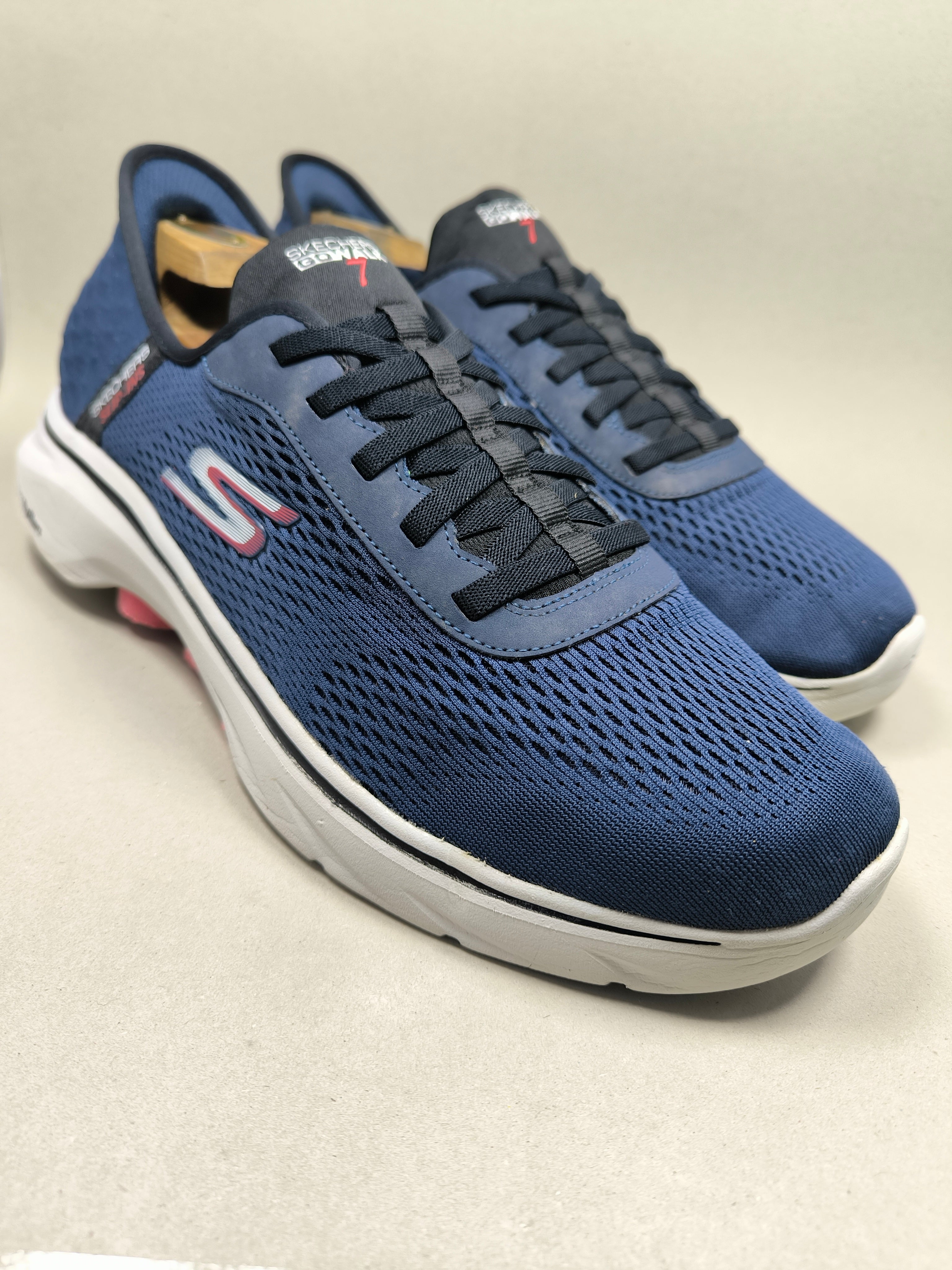 Skechers Go Walk 7 Slip ins . Size : EUR  46 | Premium